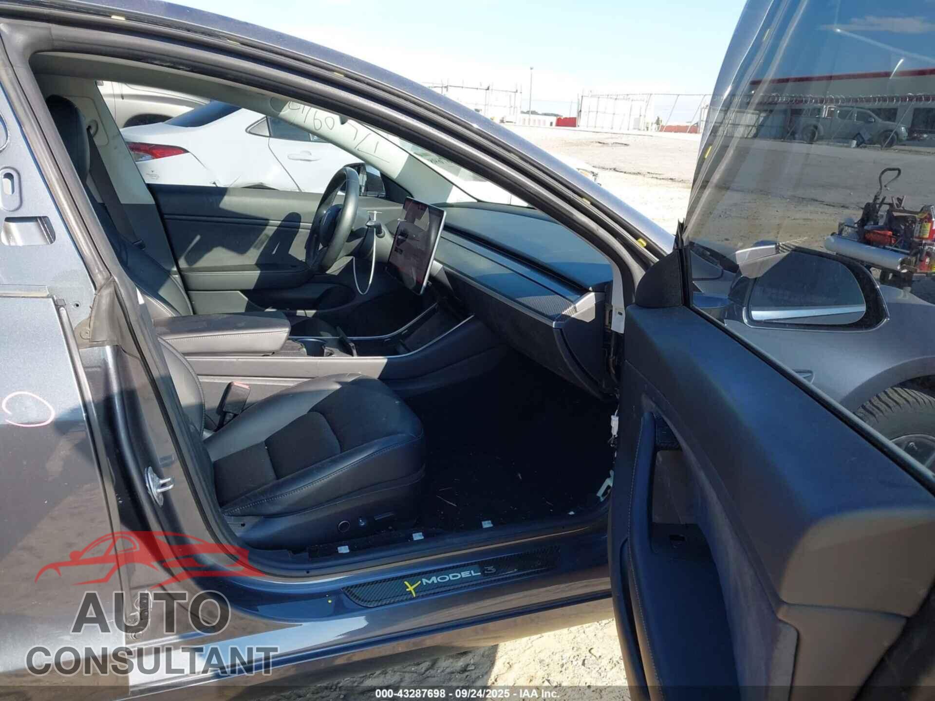 TESLA MODEL 3 2018 - 5YJ3E1EB3JF114494