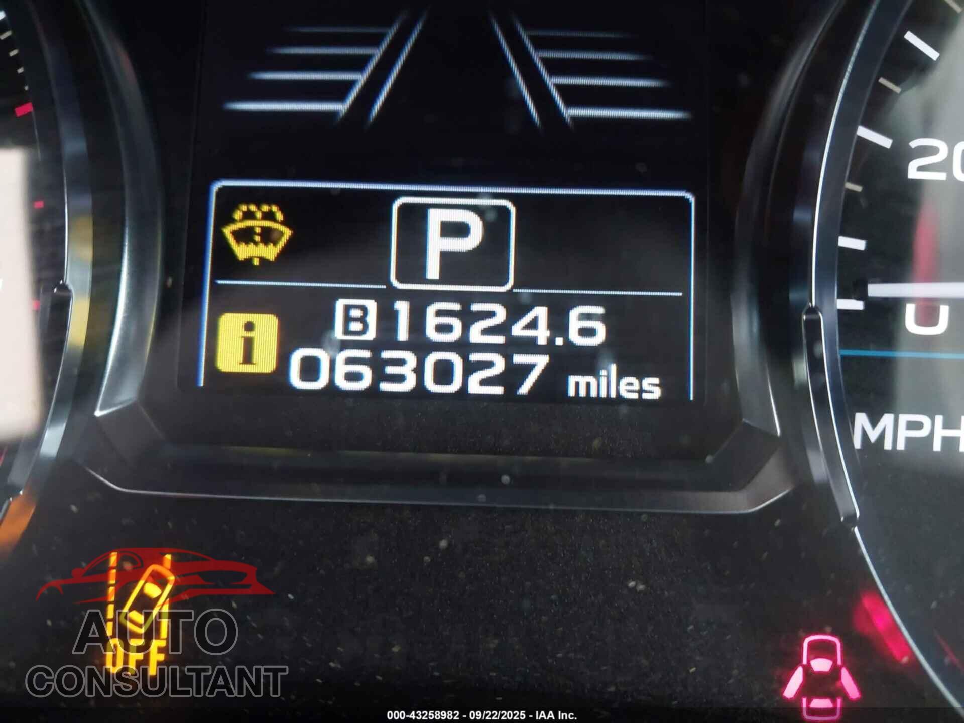 SUBARU FORESTER 2017 - JF2SJAGC8HH462929