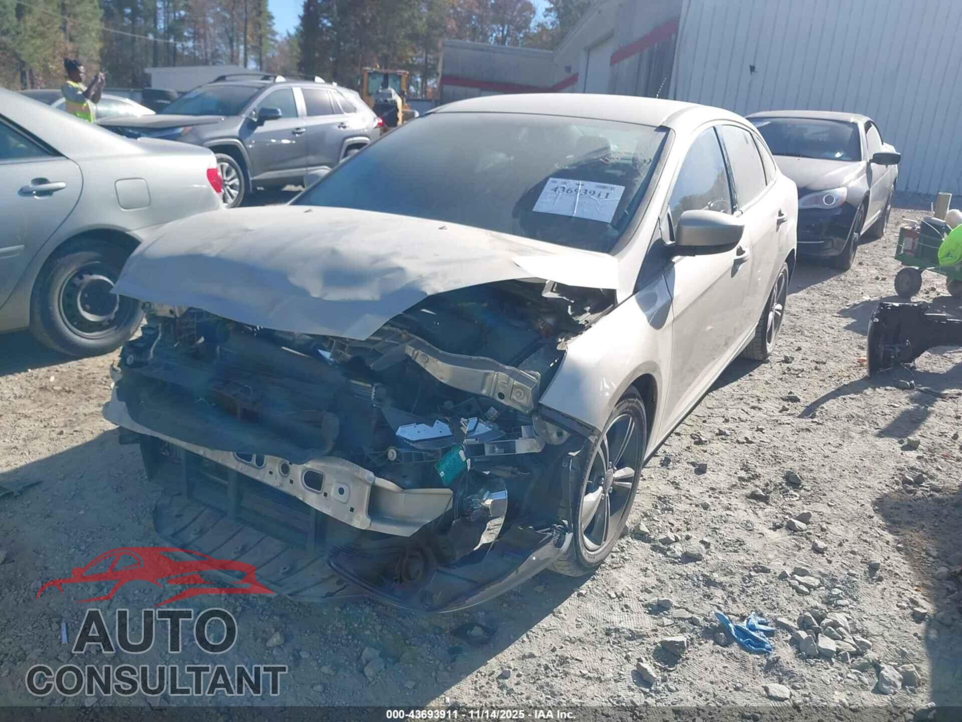 FORD FOCUS 2018 - 1FADP3FE8JL284047