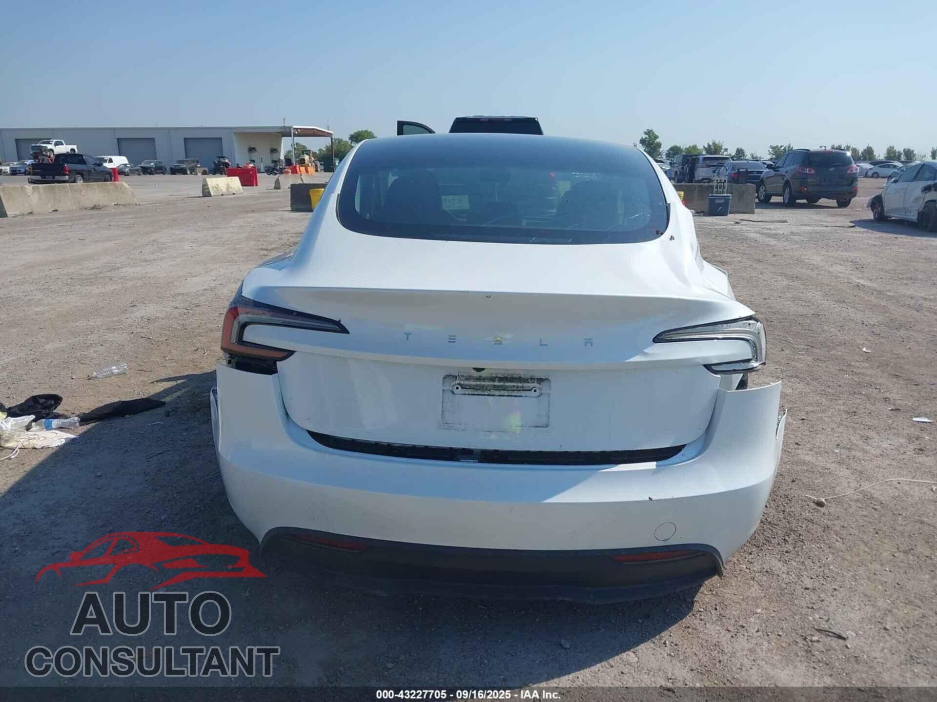 TESLA MODEL 3 2024 - 5YJ3E1EA3RF833716