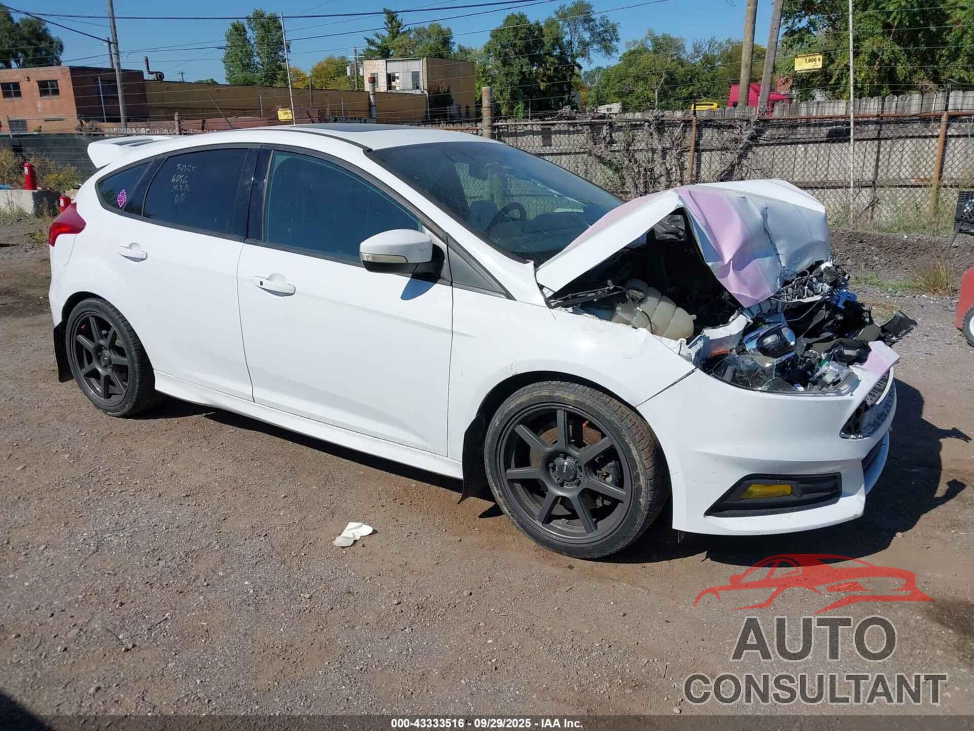 FORD FOCUS ST 2015 - 1FADP3L9XFL356056