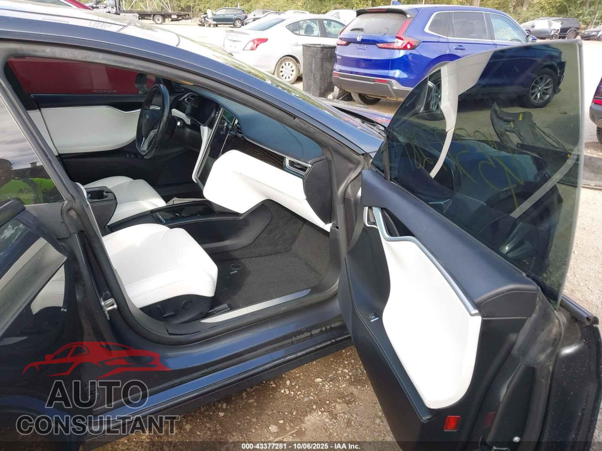 TESLA MODEL S 2017 - 5YJSA1E25HF196486