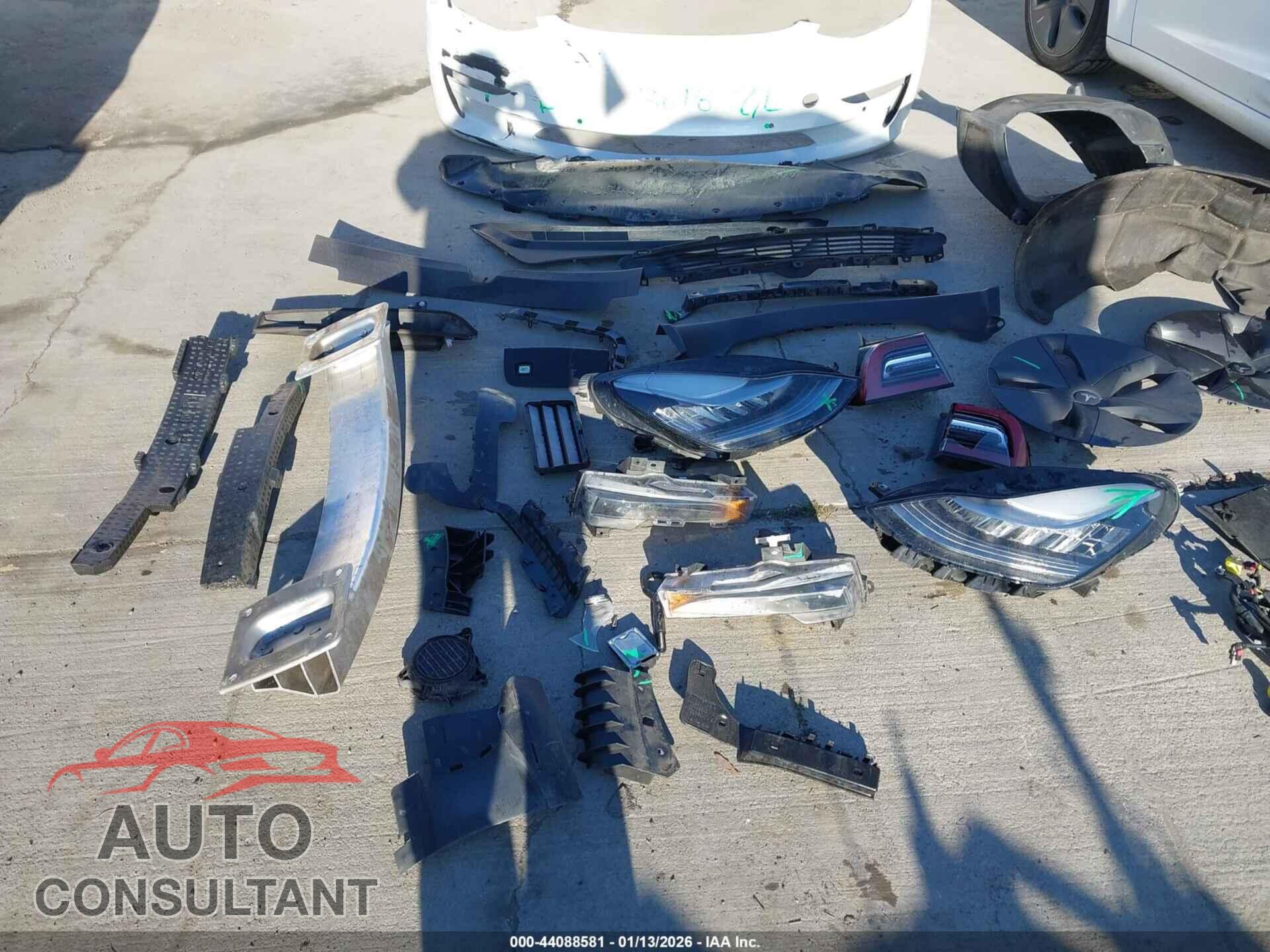 TESLA MODEL 3 2020 - 5YJ3E1EA2LF804599
