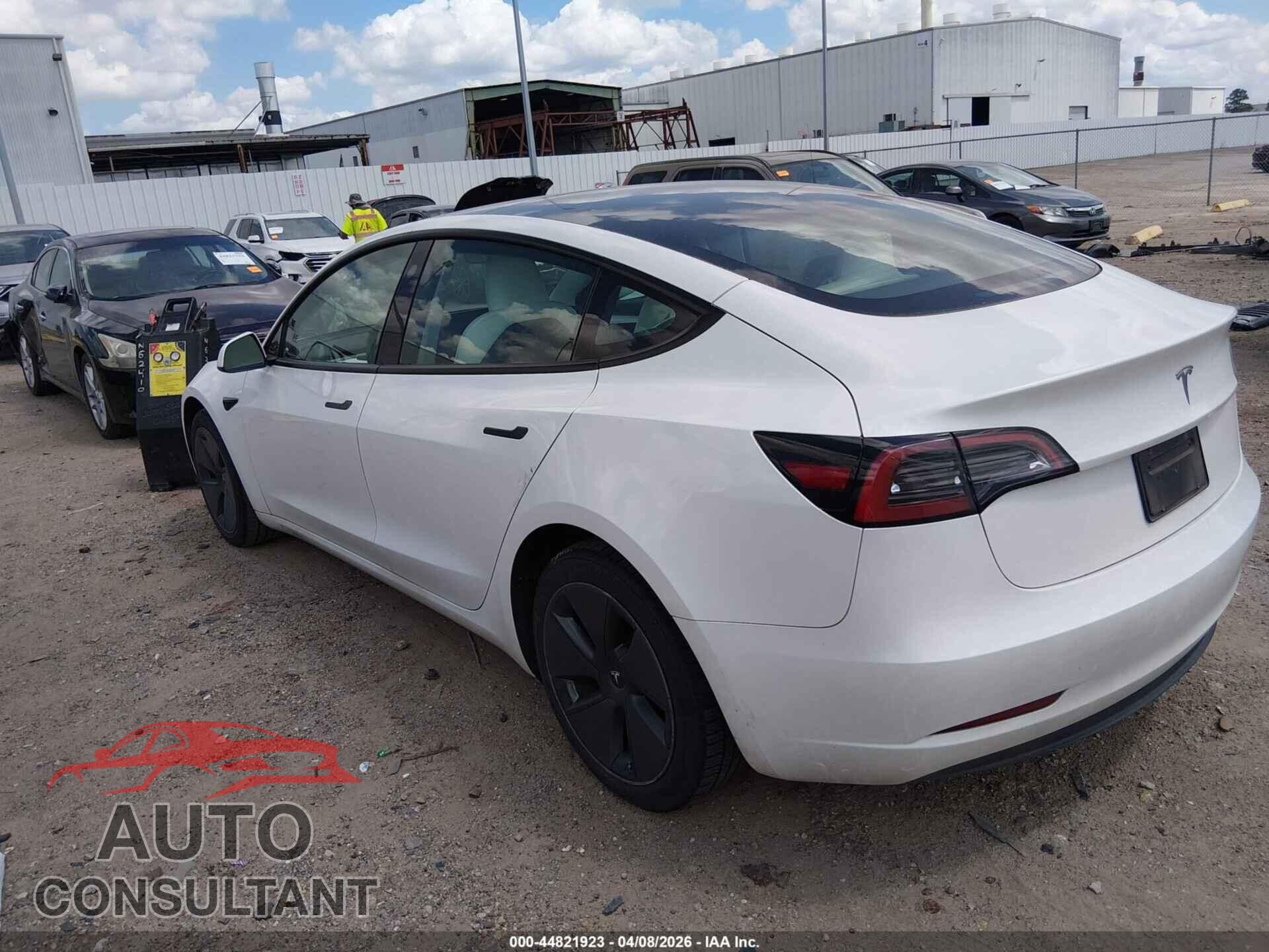 TESLA MODEL 3 2023 - 5YJ3E1EA0PF585471