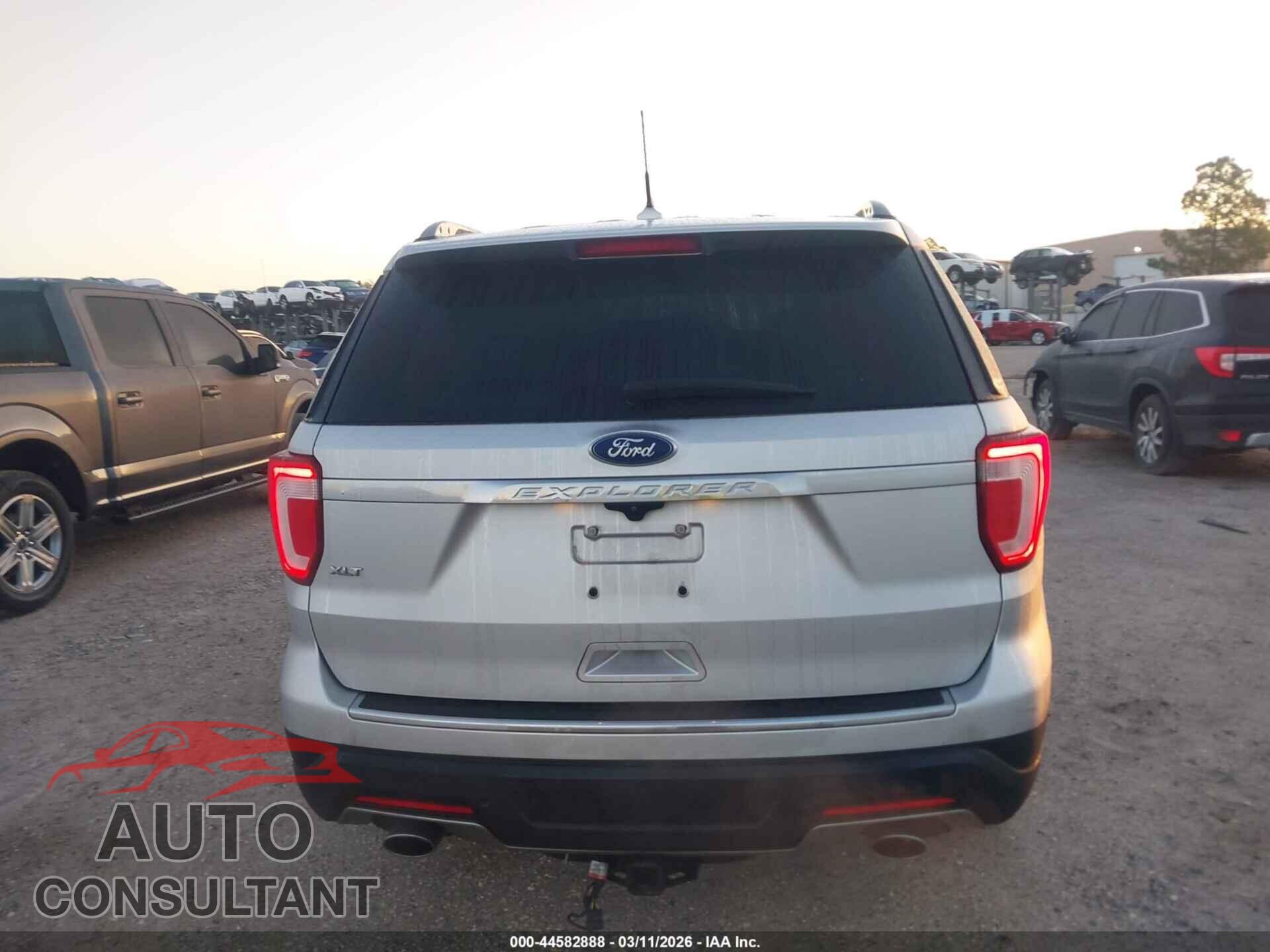 FORD EXPLORER 2018 - 1FM5K7D8XJGB04508