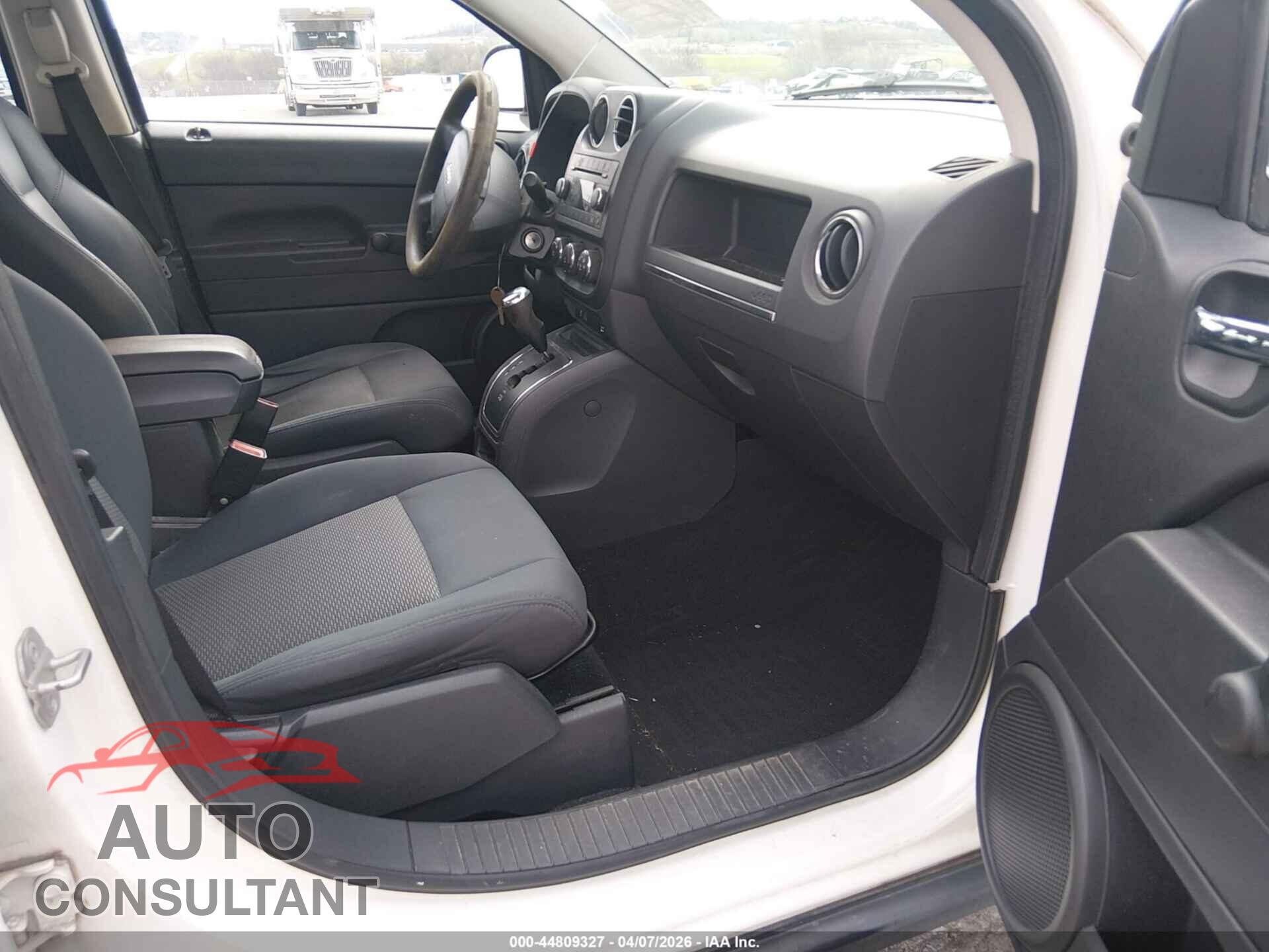 JEEP COMPASS 2010 - 1J4NT4FB2AD558336