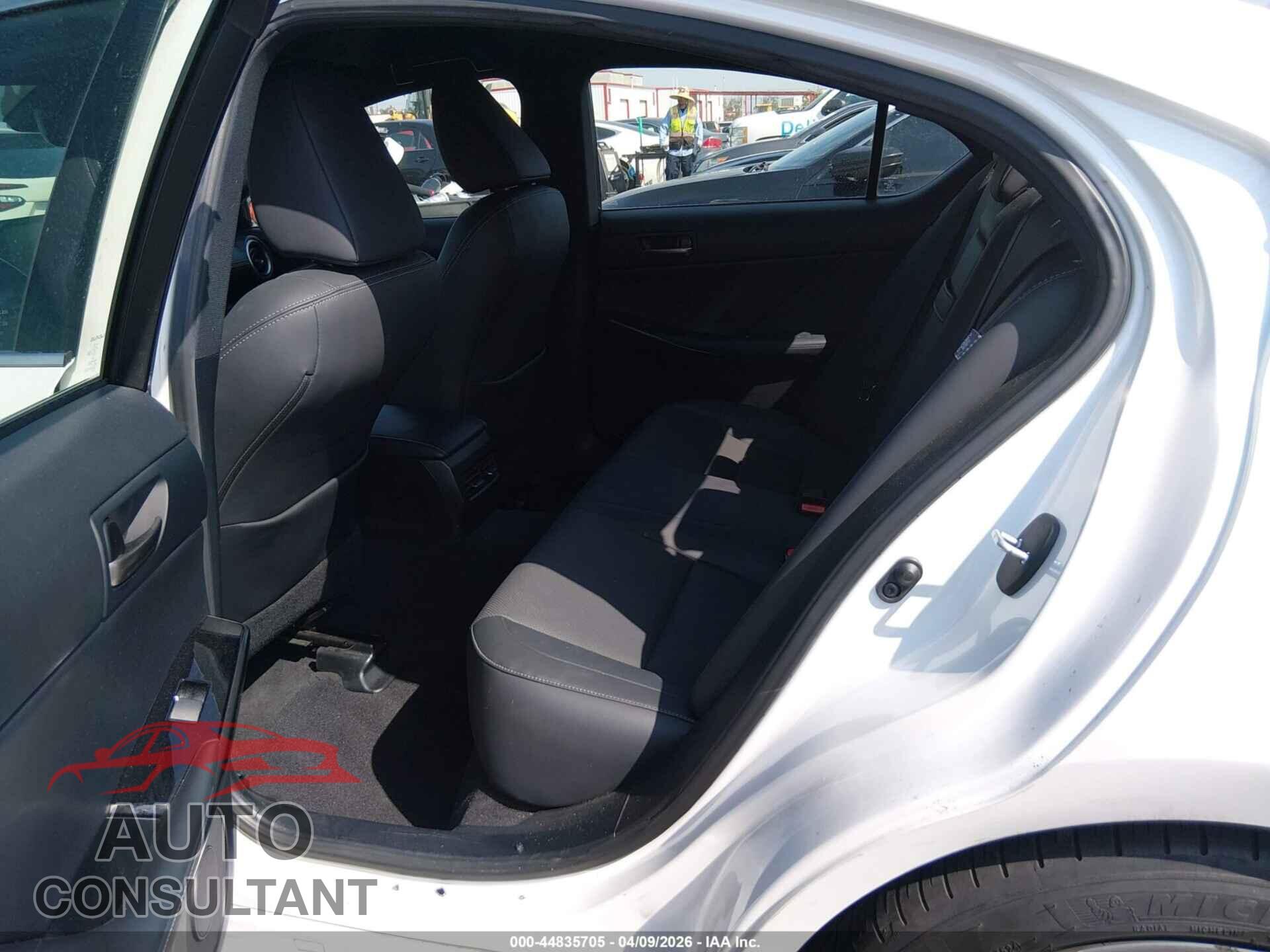 LEXUS IS 300 2021 - JTHAA1D29M5112306