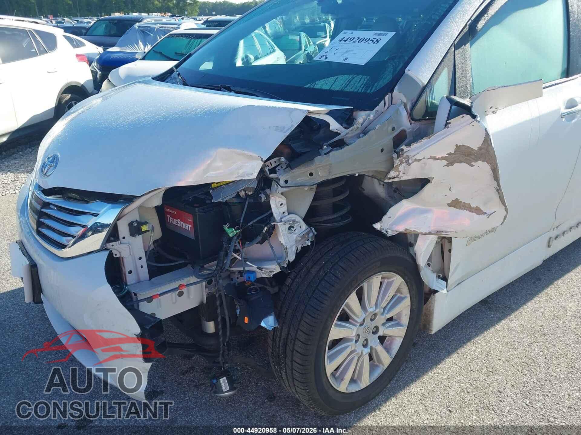 TOYOTA SIENNA 2011 - 5TDYK3DC0BS020770