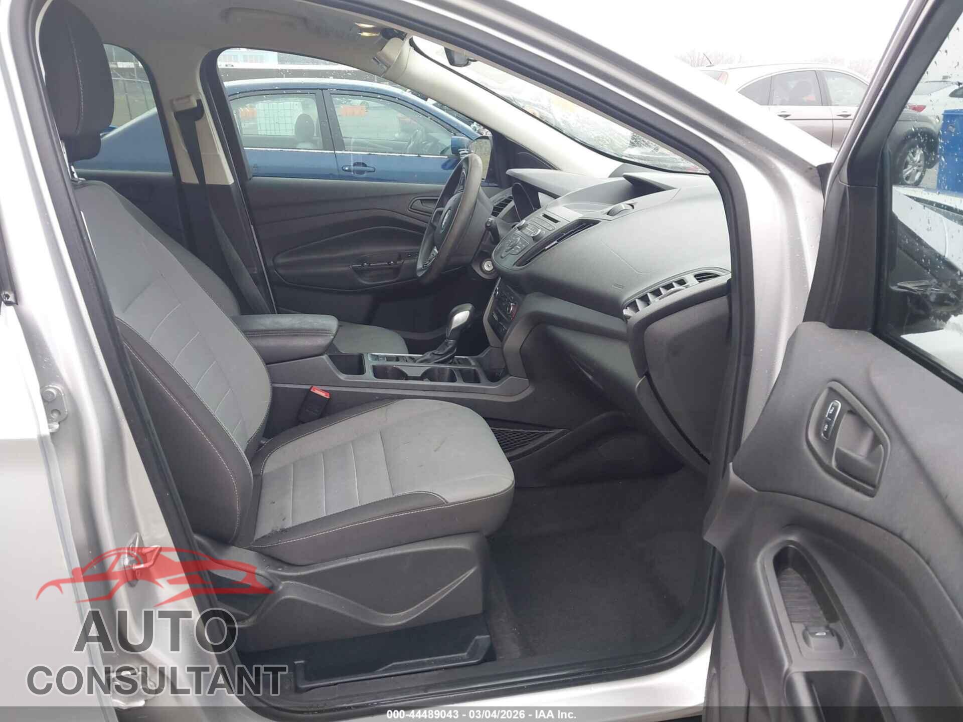 FORD ESCAPE 2017 - 1FMCU0F70HUA22960
