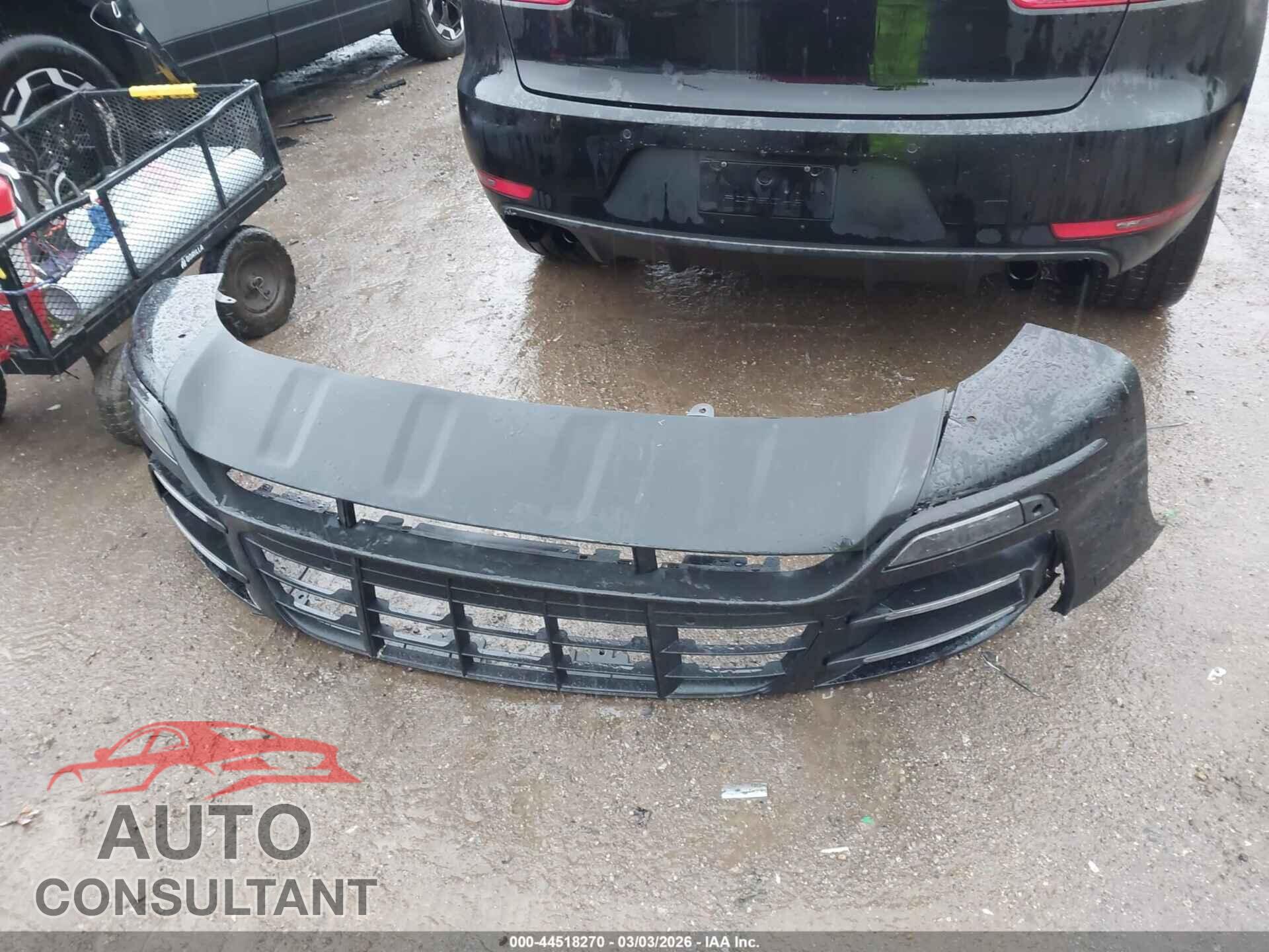 PORSCHE MACAN 2015 - WP1AF2A56FLB47700