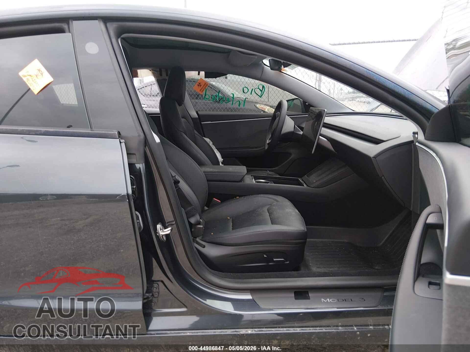 TESLA MODEL 3 2024 - 5YJ3E1EA5RF755830