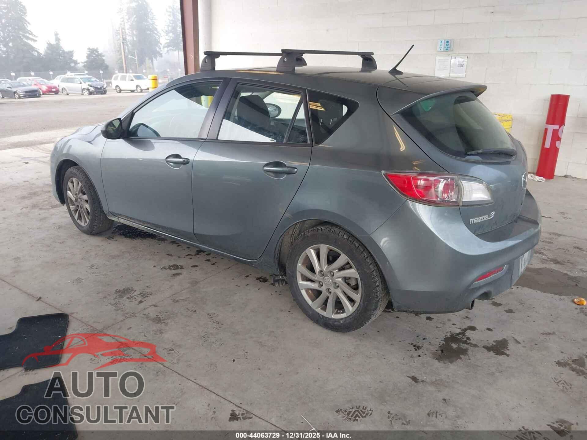 MAZDA MAZDA3 2012 - JM1BL1L85C1608764