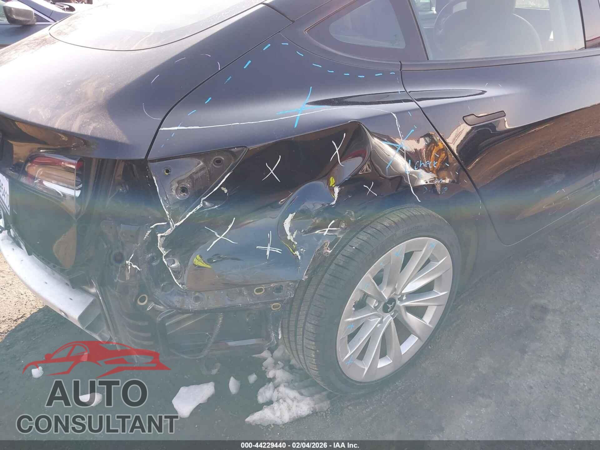 TESLA MODEL 3 2021 - 5YJ3E1EA4MF070324