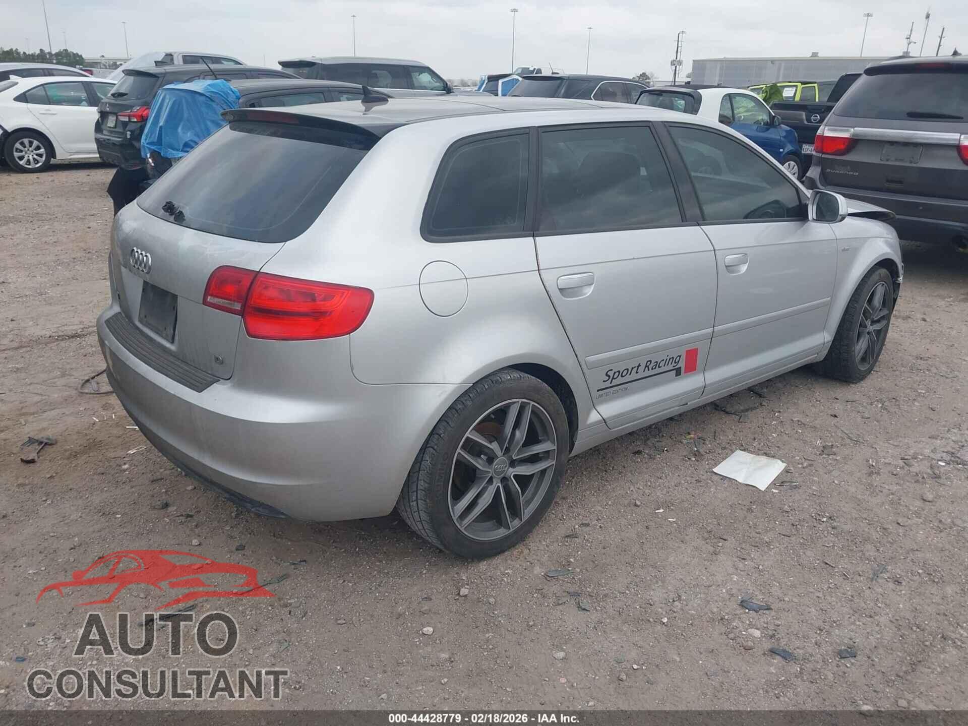 AUDI A3 2012 - WAUBJAFM8CA021079