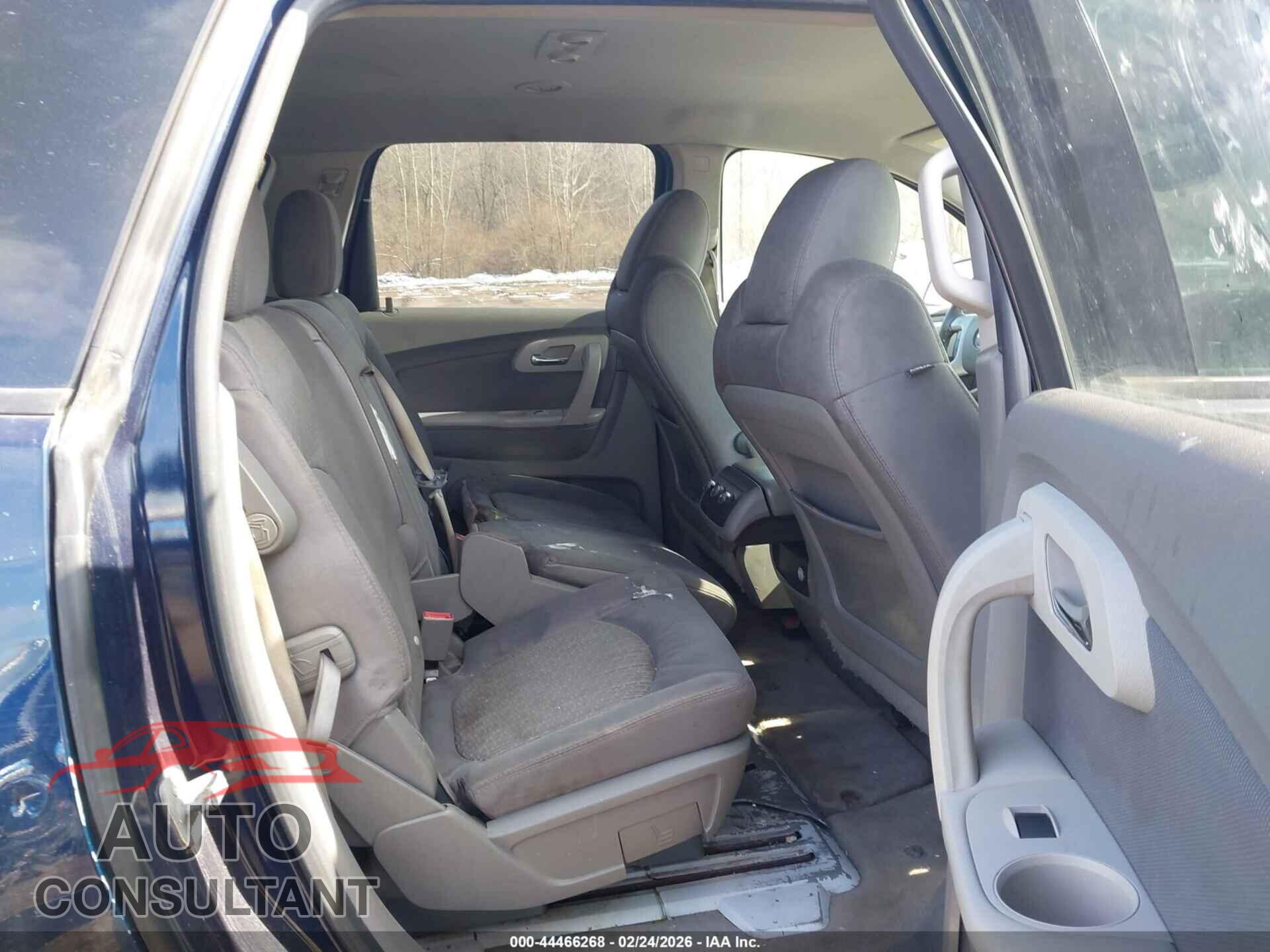 CHEVROLET TRAVERSE 2011 - 1GNKRFED5BJ351424