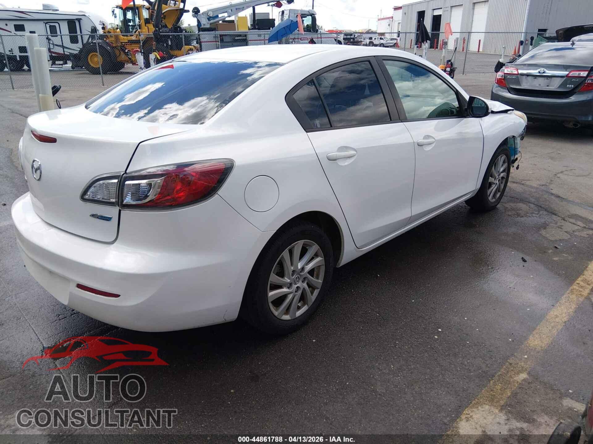 MAZDA MAZDA3 2012 - JM1BL1V86C1676245
