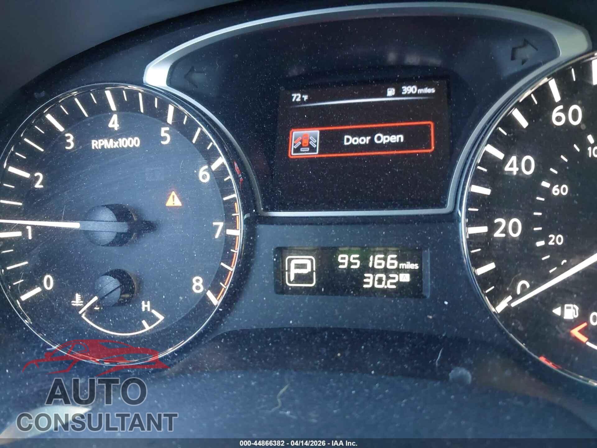 NISSAN PATHFINDER 2015 - 5N1AR2MN5FC642017