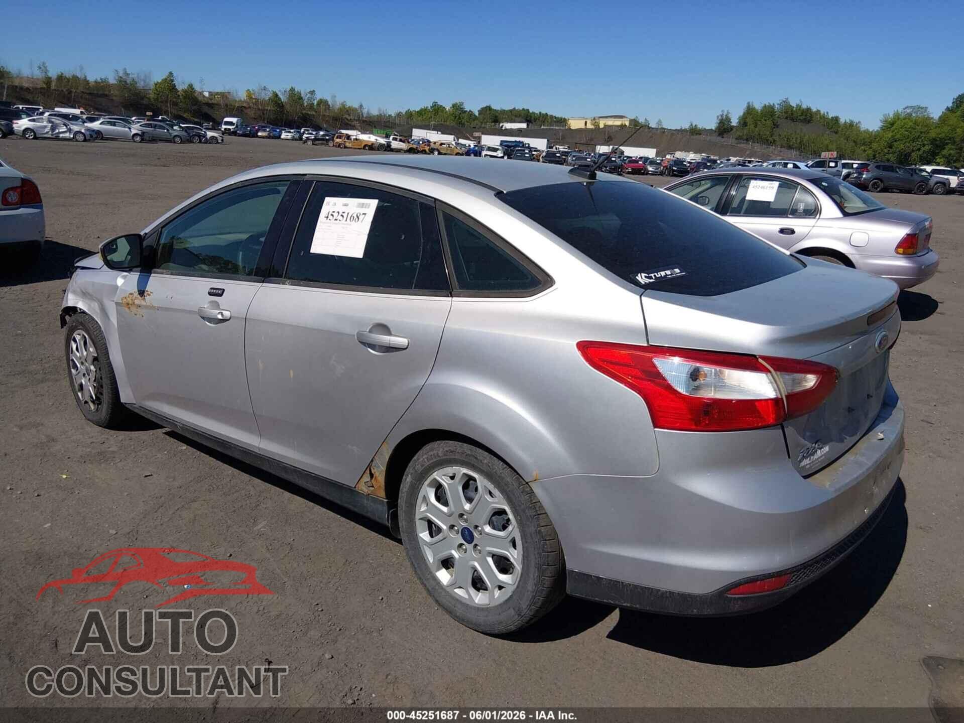 FORD FOCUS 2012 - 1FAHP3F23CL434107