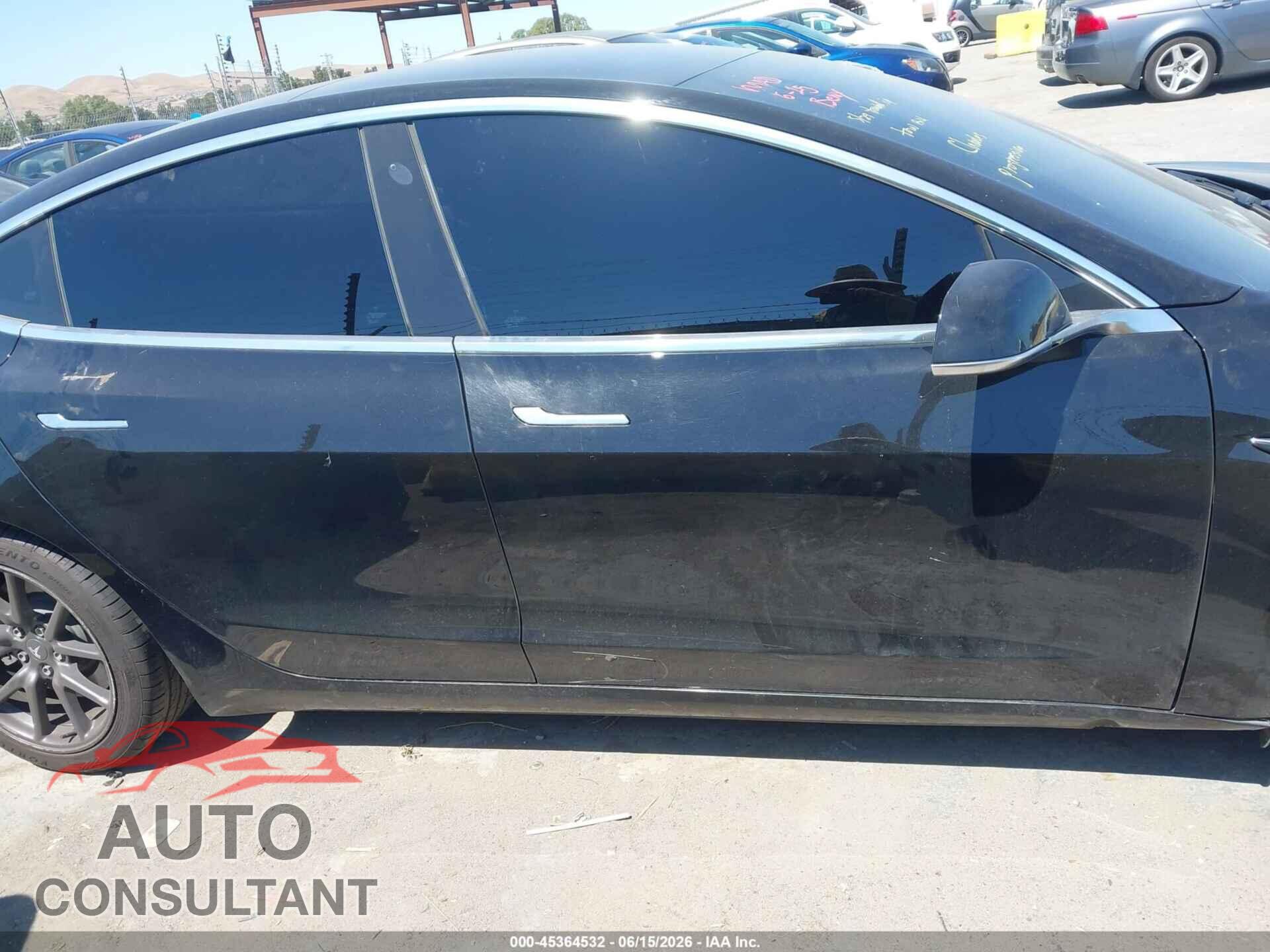 TESLA MODEL 3 2018 - 5YJ3E1EA5JF034475