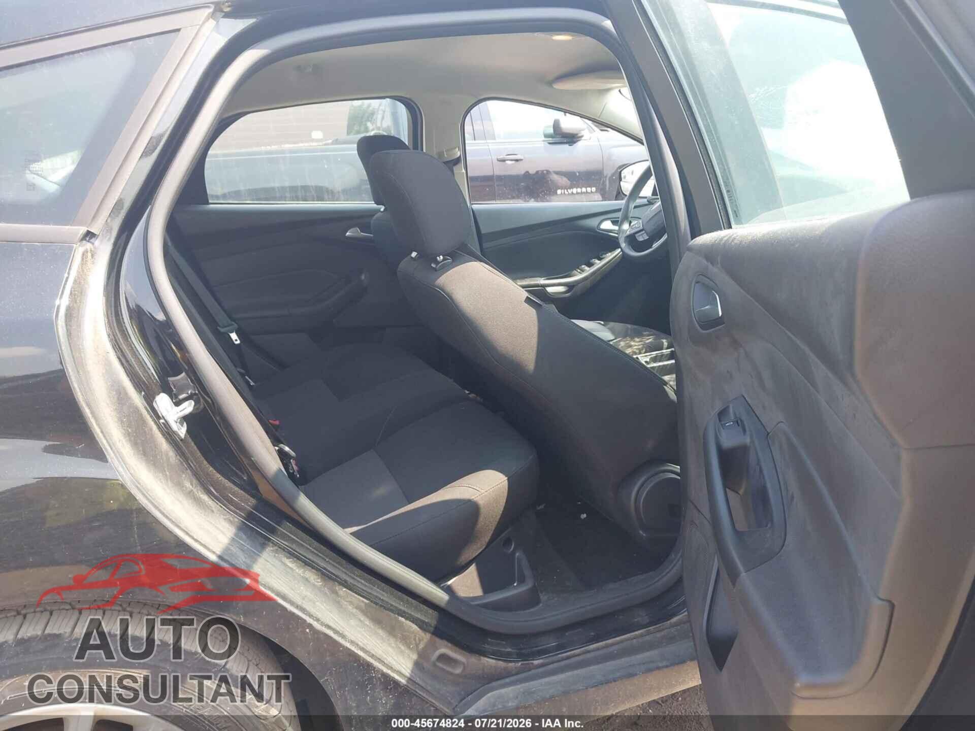 FORD FOCUS 2015 - 1FADP3K21FL383909