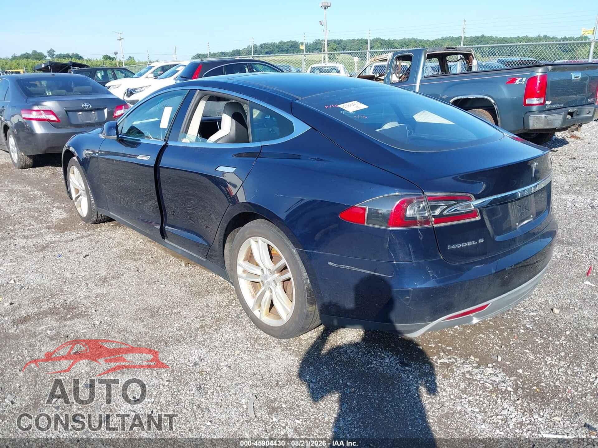 TESLA MODEL S 2015 - 5YJSA1E2XFF111879
