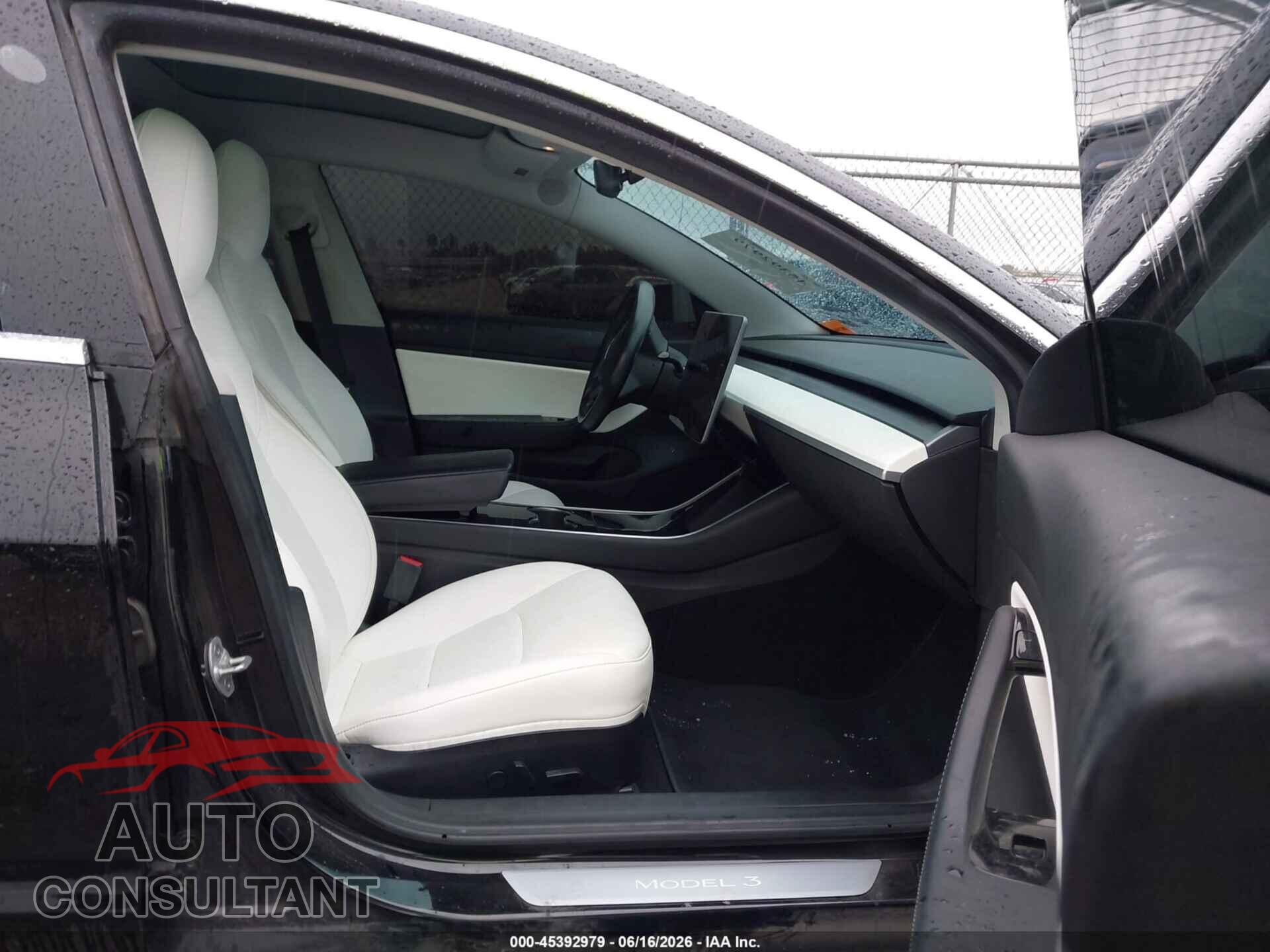 TESLA MODEL 3 2018 - 5YJ3E1EB3JF081836