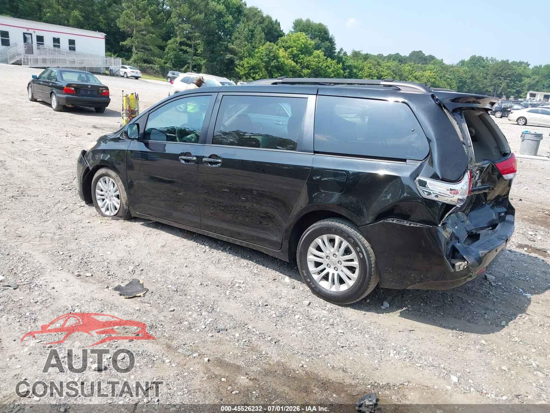 TOYOTA SIENNA 2011 - 5TDYK3DC4BS109497