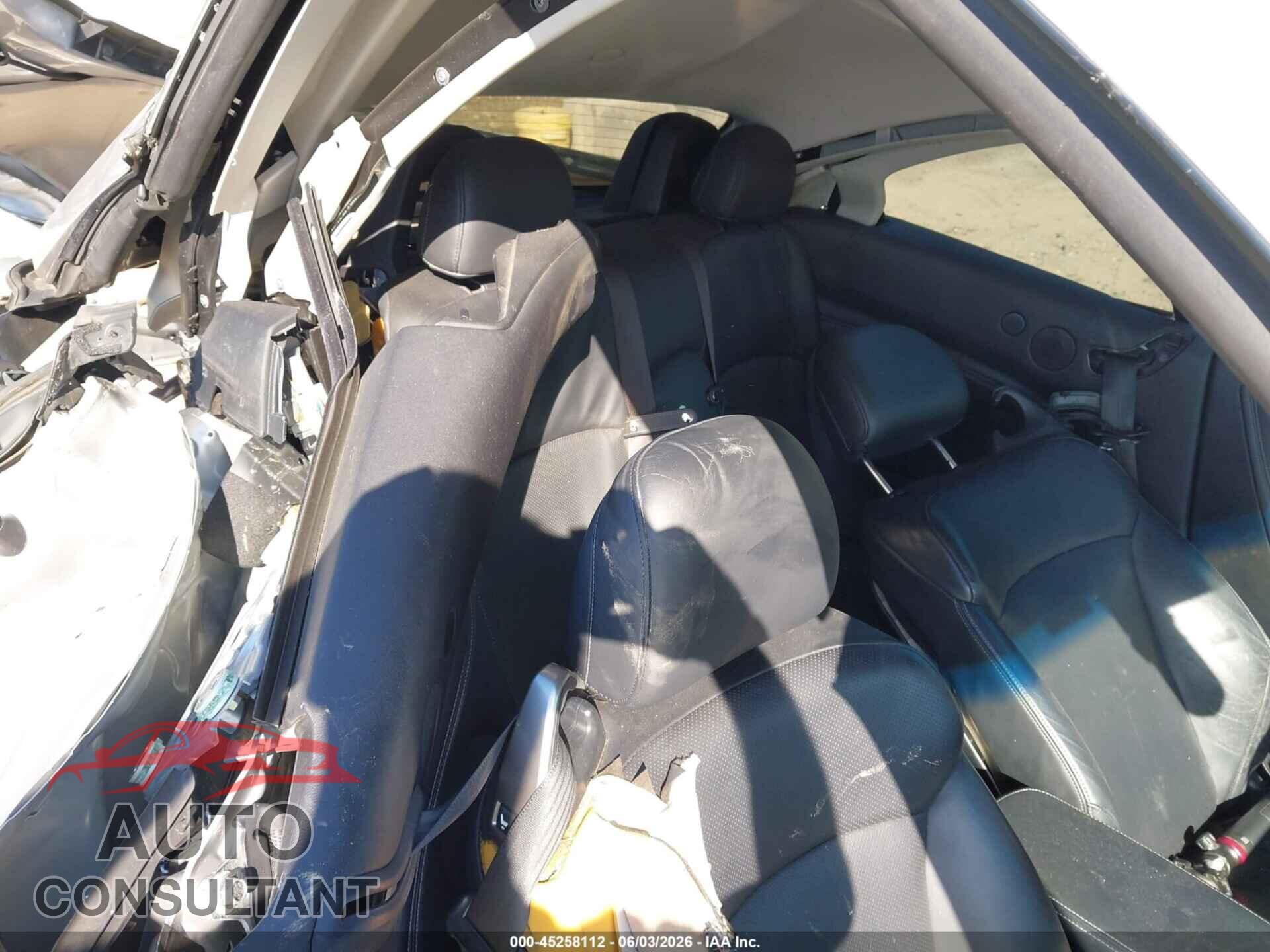 LEXUS IS 250C 2010 - JTHFF2C22A2510940