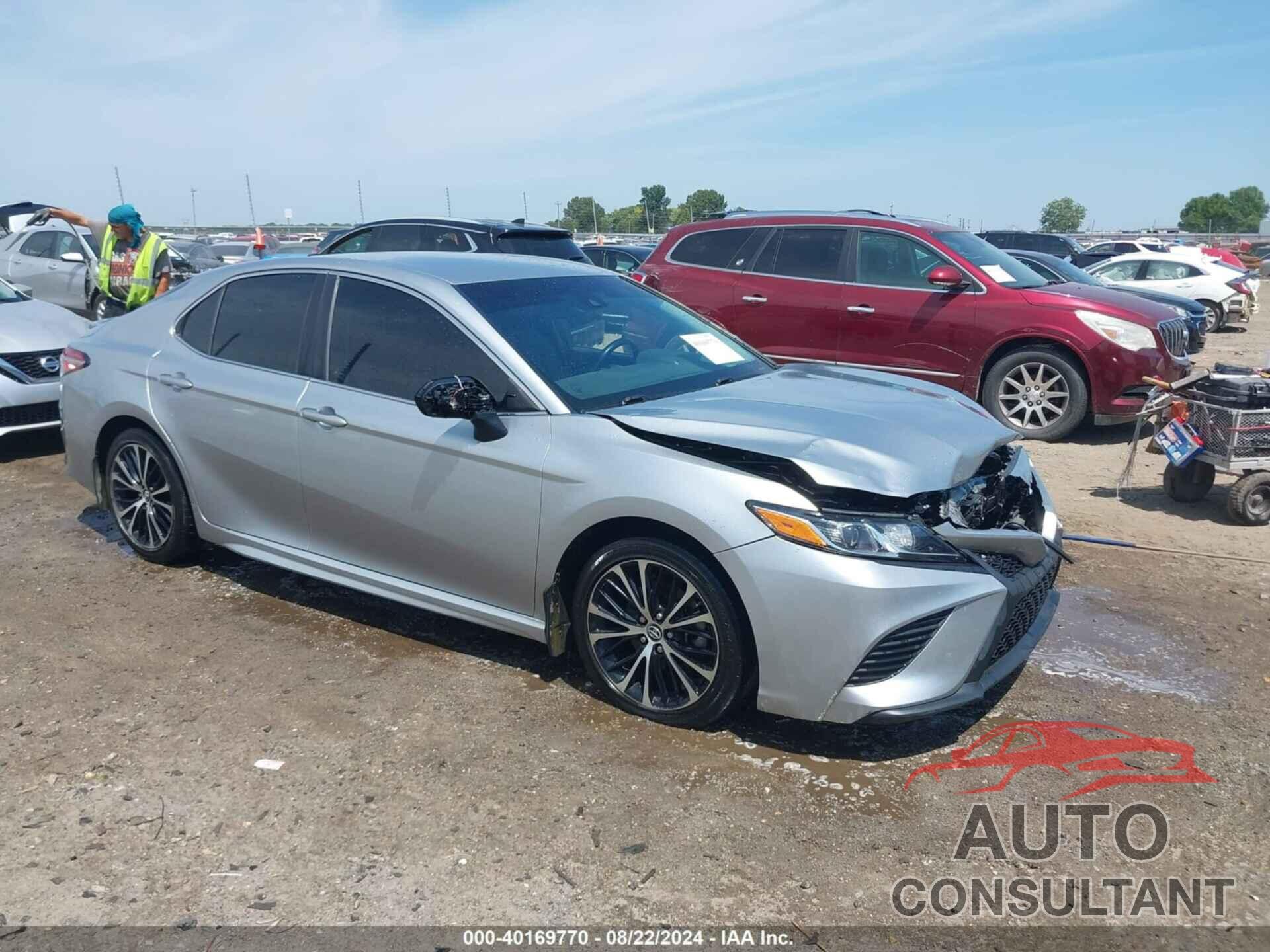 TOYOTA CAMRY 2018 - 4T1B11HK7JU121034