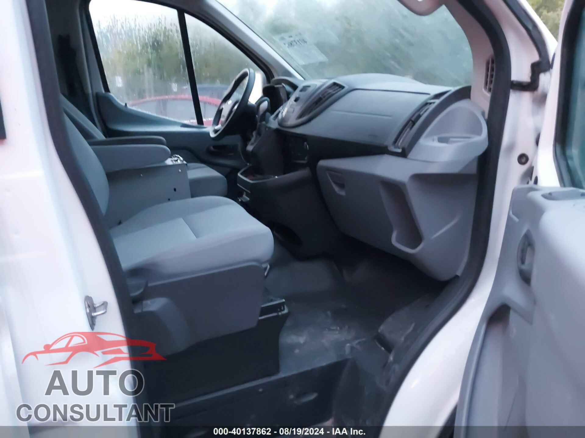 FORD TRANSIT-150 2017 - 1FTYE2YM1HKB49752
