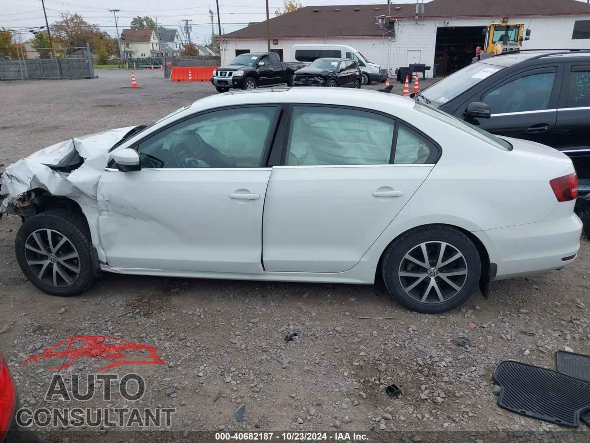 VOLKSWAGEN JETTA 2017 - 3VWDB7AJ4HM305356
