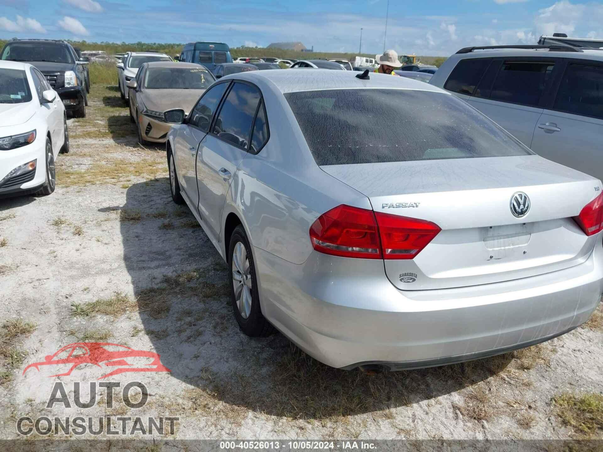 VOLKSWAGEN PASSAT 2015 - 1VWAT7A39FC032608