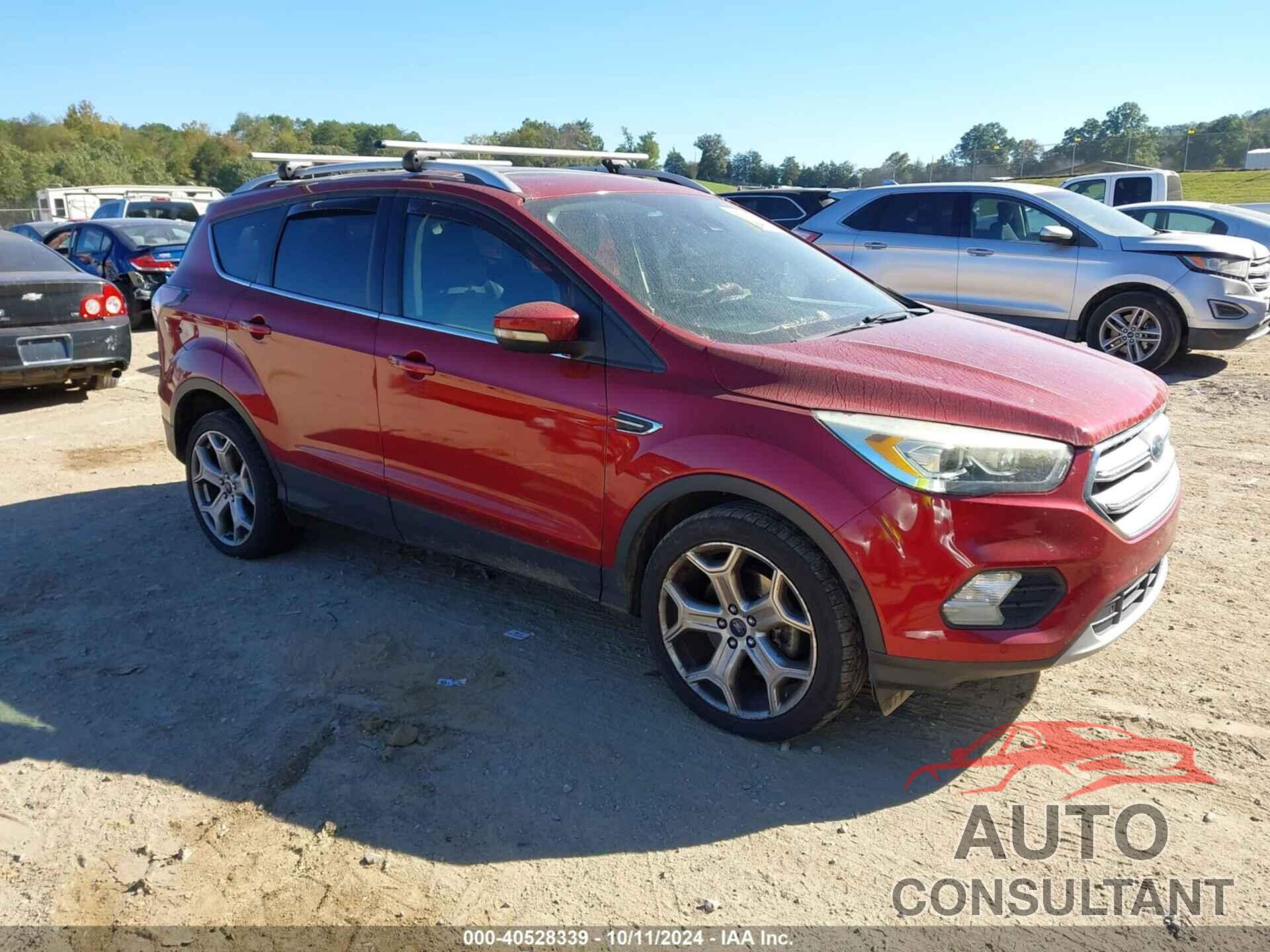 FORD ESCAPE 2017 - 1FMCU9J9XHUA37687