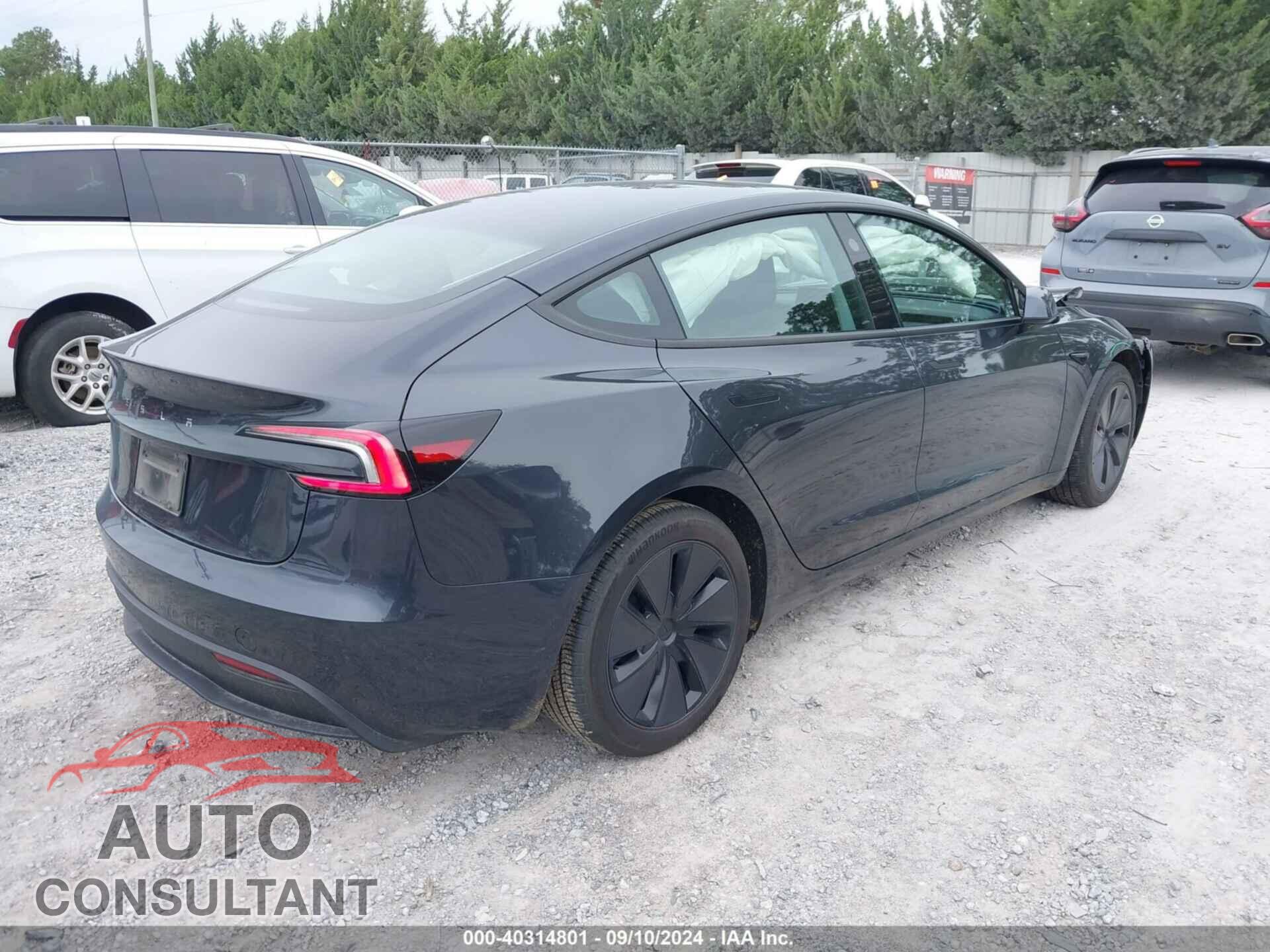TESLA MODEL 3 2024 - 5YJ3E1EA3RF736452