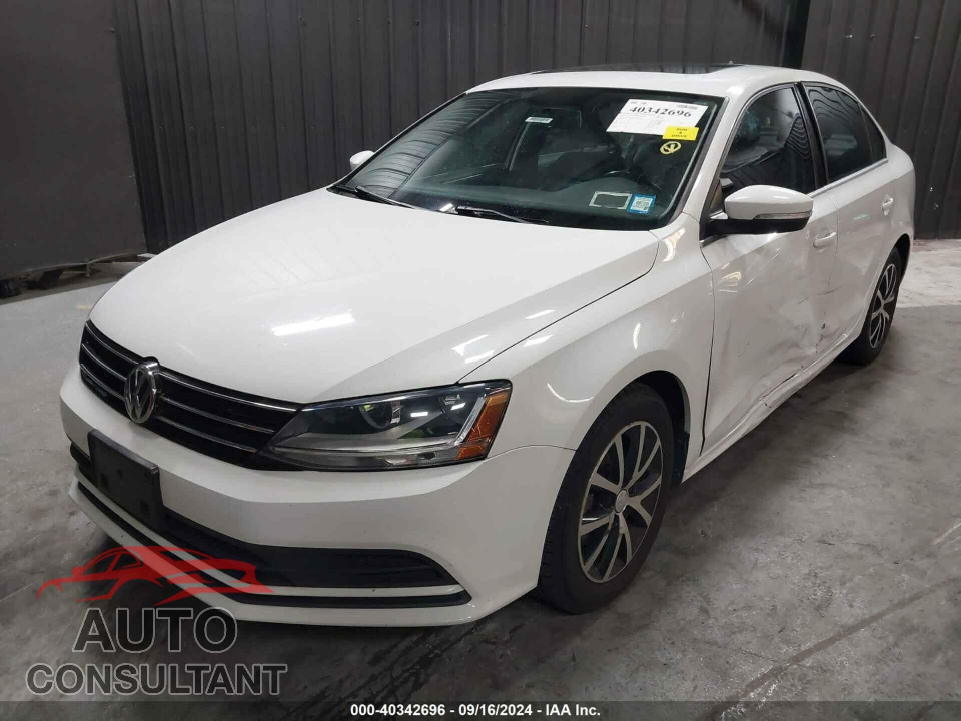 VOLKSWAGEN JETTA 2017 - 3VWDB7AJ9HM404058