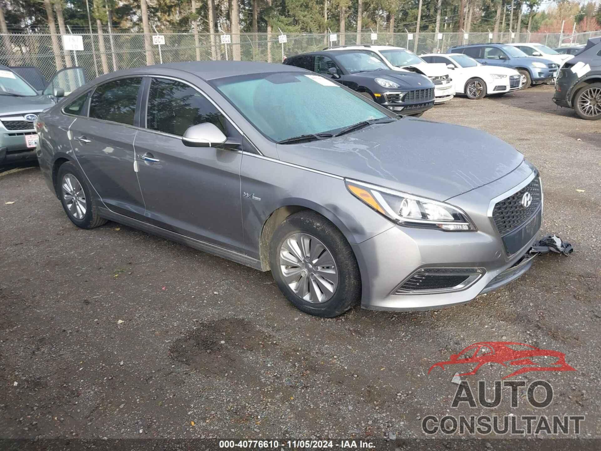 HYUNDAI SONATA HYBRID 2017 - KMHE24L39HA071051