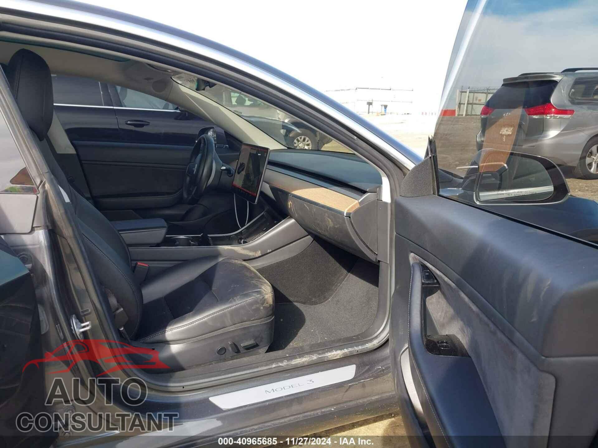 TESLA MODEL 3 2018 - 5YJ3E1EA0JF101645