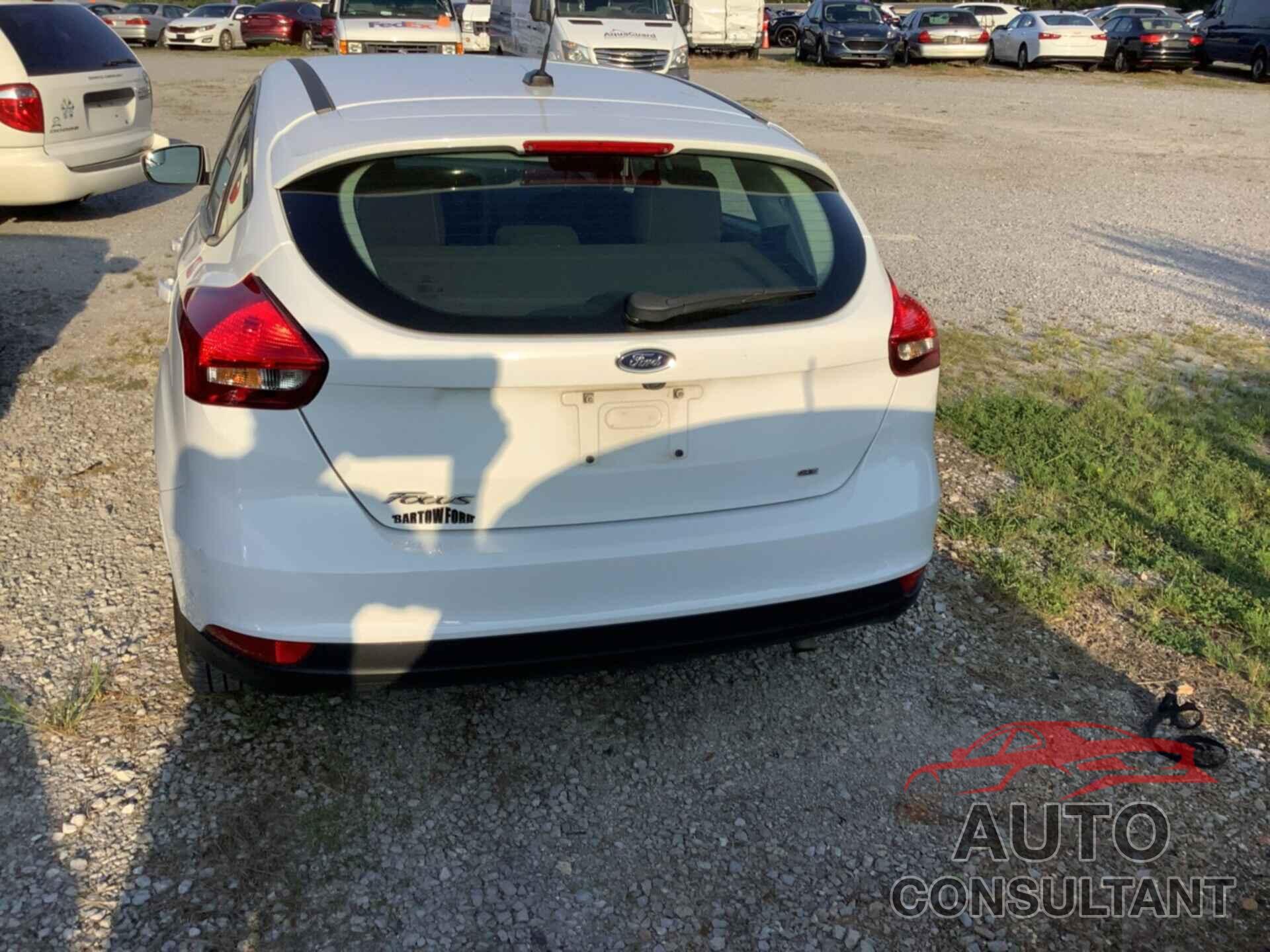 FORD FOCUS 2018 - 1FADP3K27JL266098