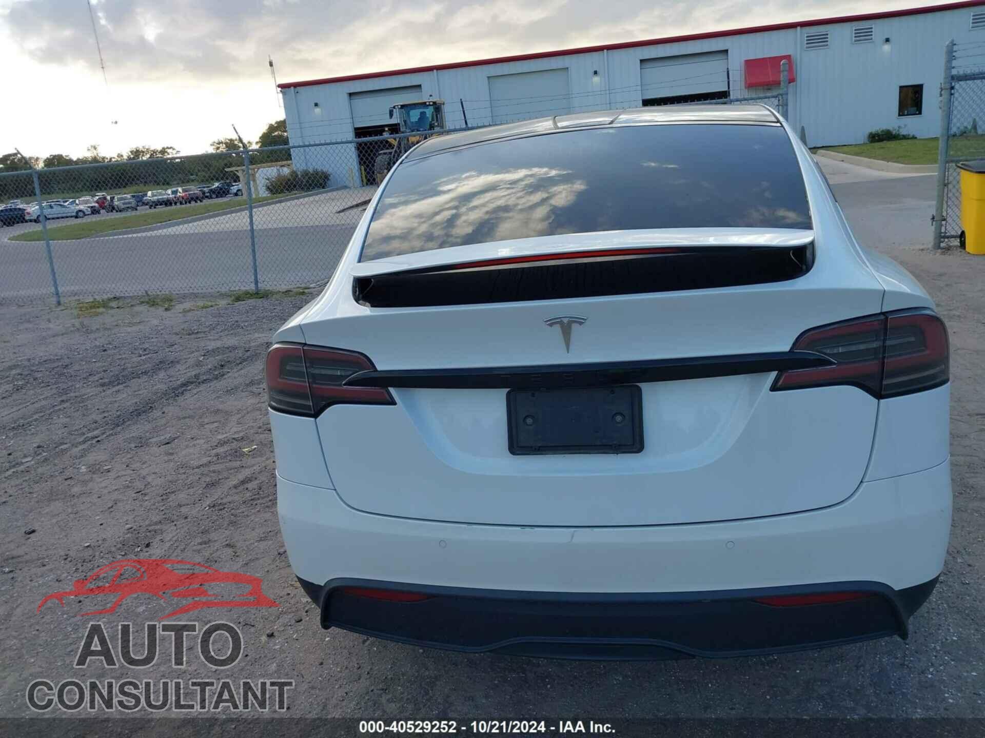 TESLA MODEL X 2022 - 7SAXCBE56NF344045