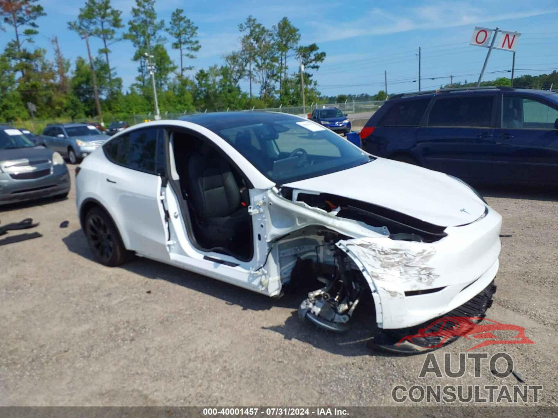 TESLA MODEL Y 2024 - 7SAYGDEE0RA260570