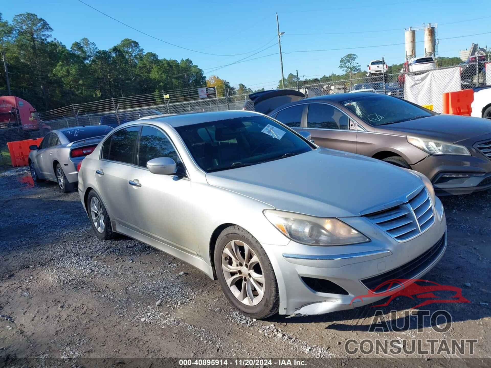 HYUNDAI GENESIS 2013 - KMHGC4DD9DU229815