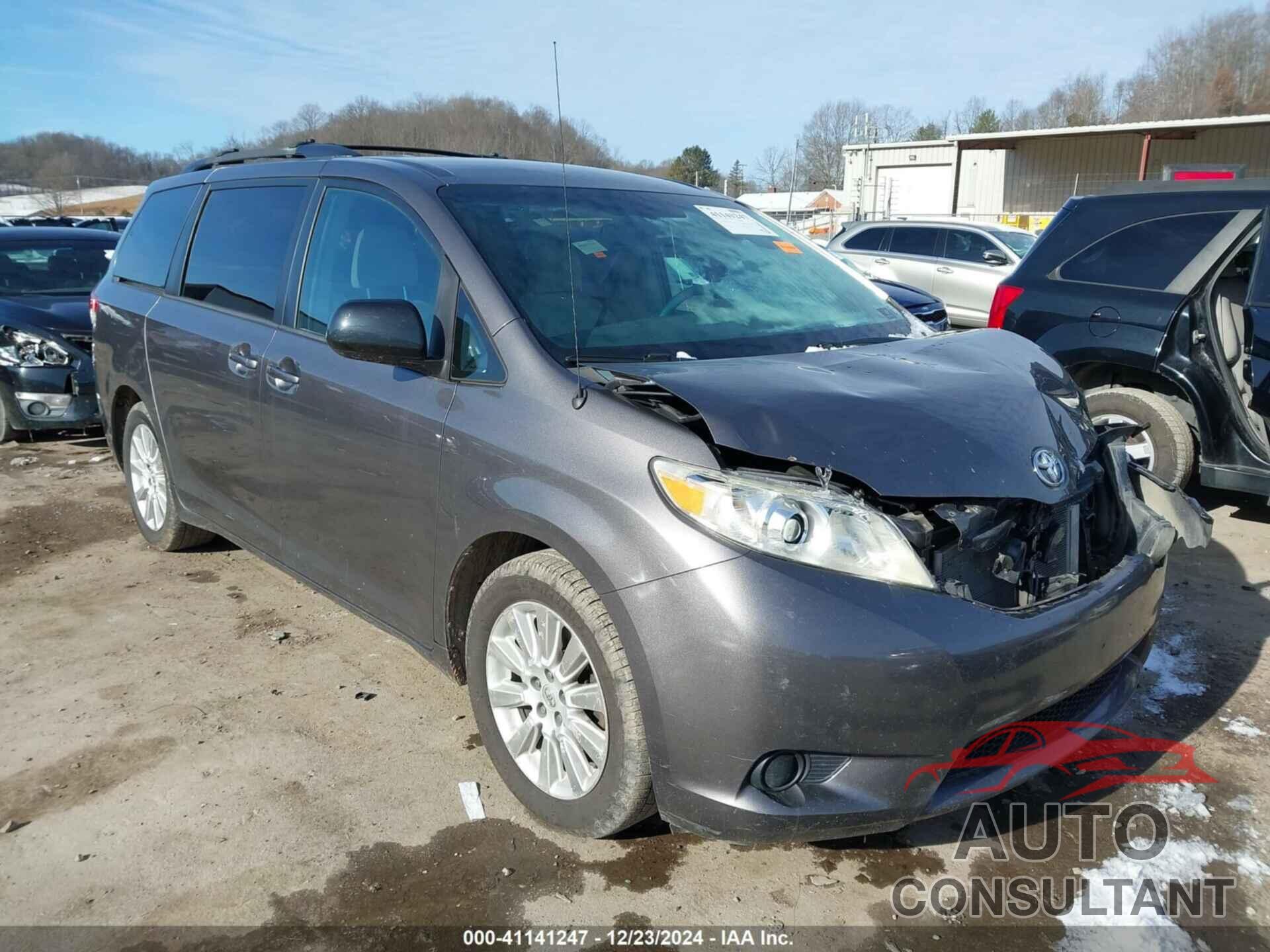 TOYOTA SIENNA 2013 - 5TDJK3DC8DS056730