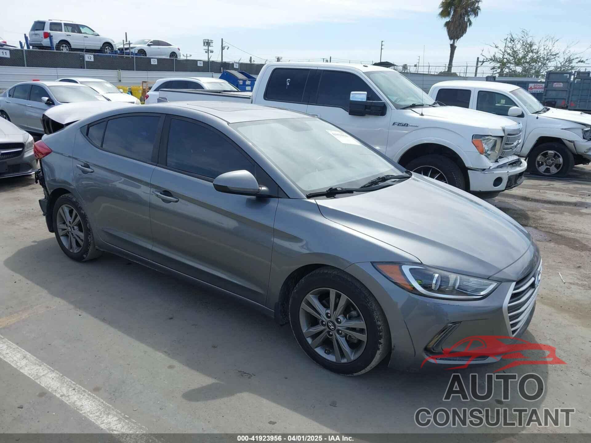HYUNDAI ELANTRA 2018 - 5NPD84LF4JH299000