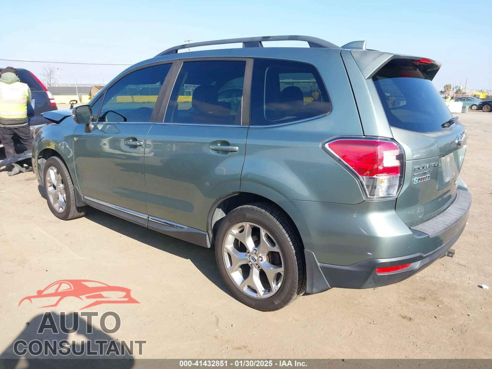 SUBARU FORESTER 2017 - JF2SJATCXHH552721