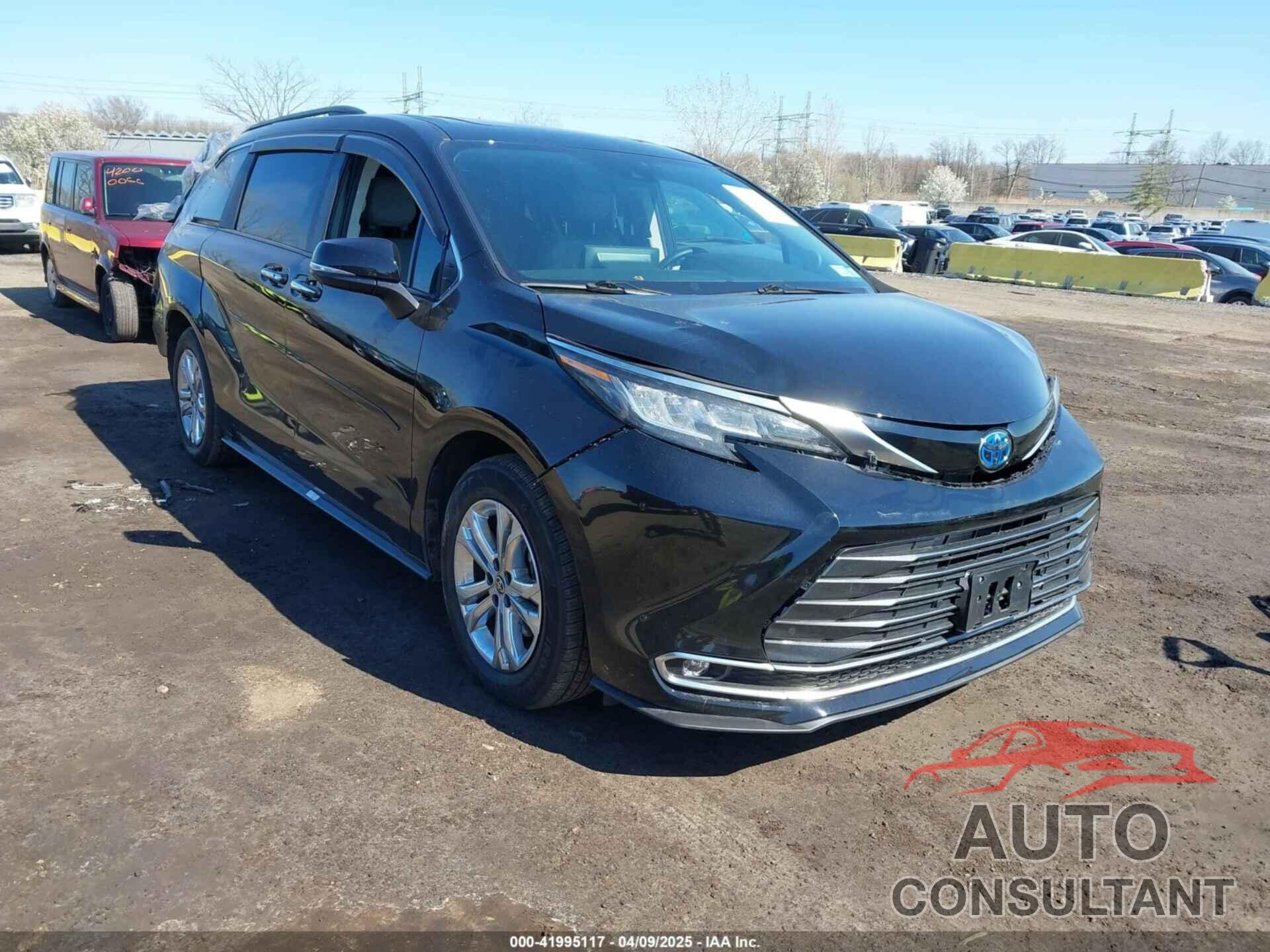 TOYOTA SIENNA 2024 - 5TDZSKFC8RS145490
