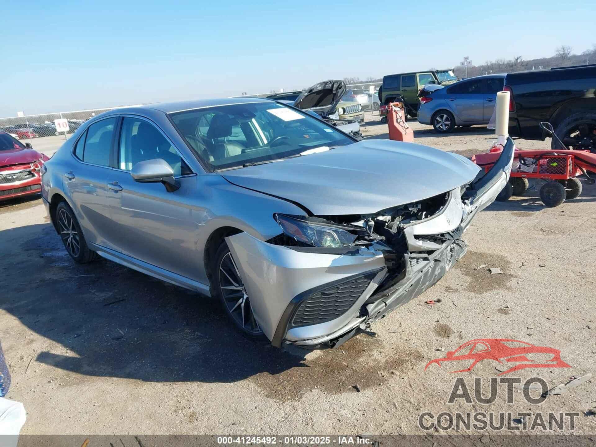 TOYOTA CAMRY 2021 - 4T1G11AK4MU586004