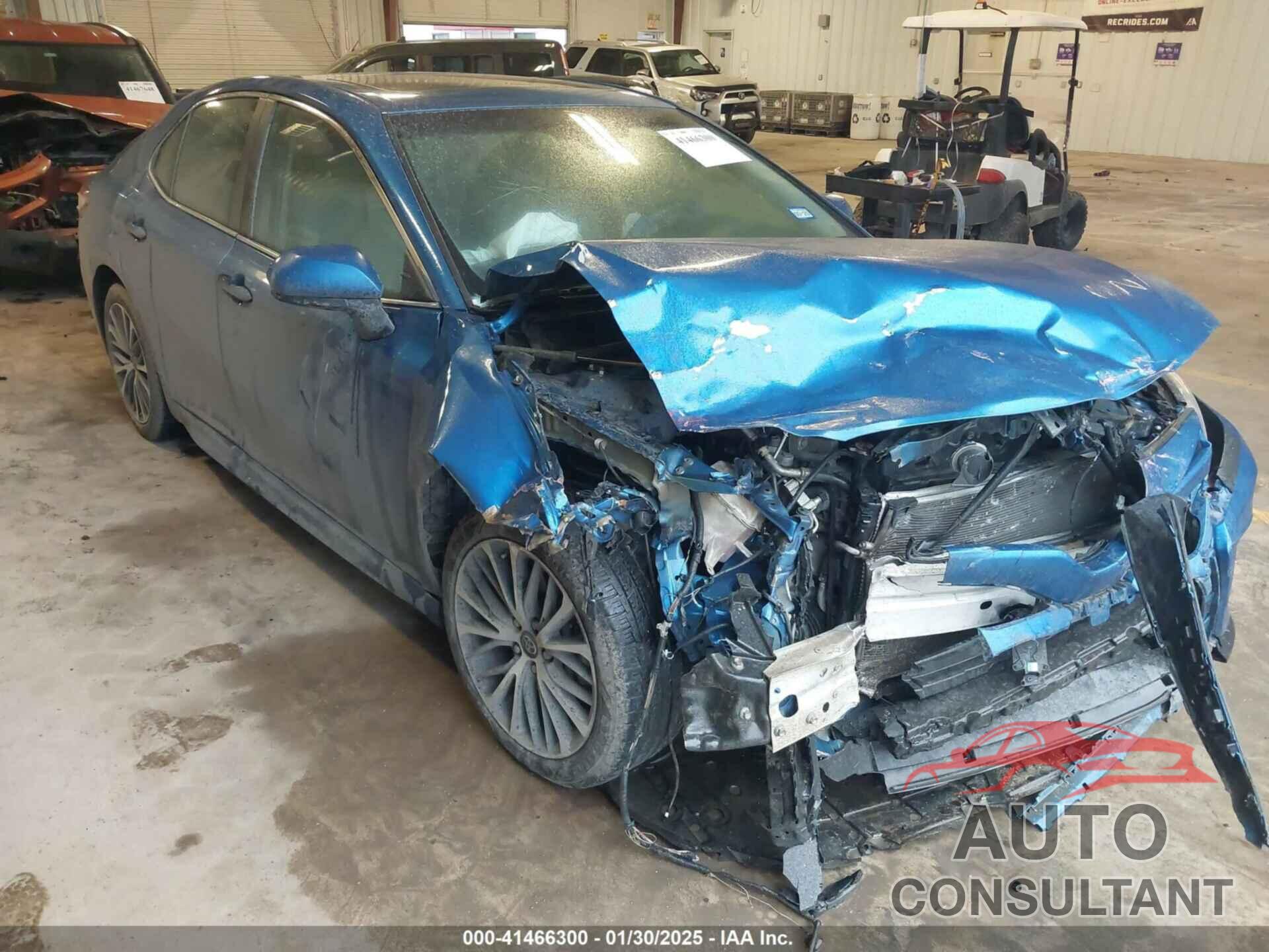 TOYOTA CAMRY 2018 - 4T1B11HK1JU102589