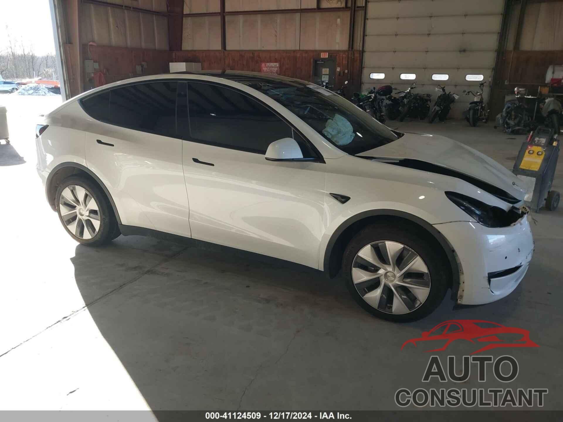 TESLA MODEL Y 2020 - 5YJYGDEE4LF035284