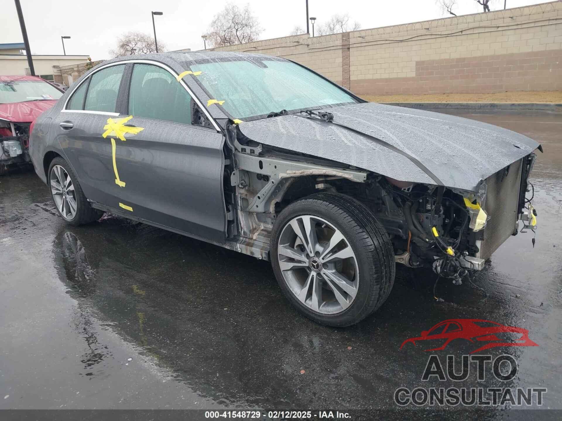MERCEDES-BENZ C 300 2018 - 55SWF4JB2JU280201