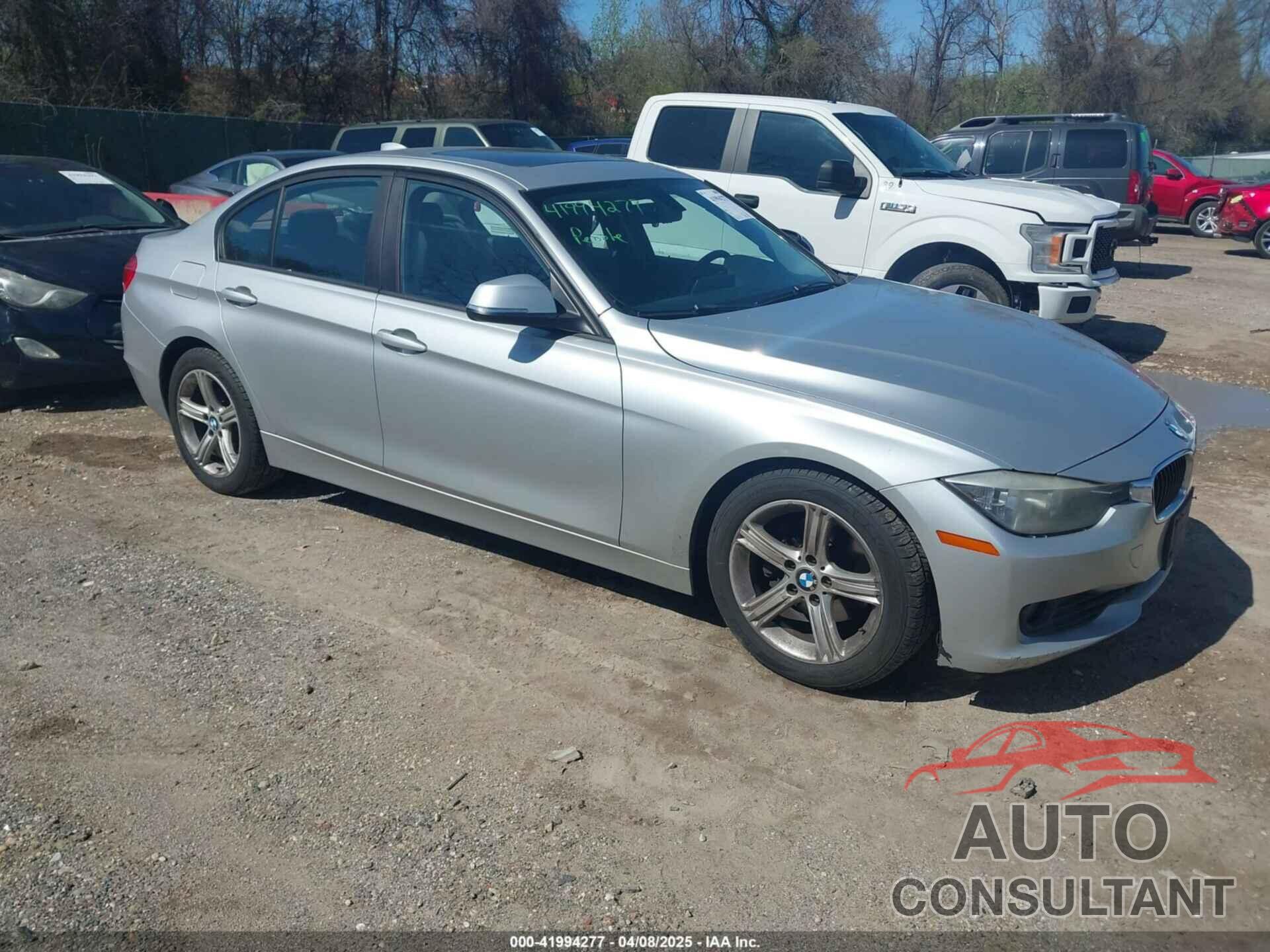 BMW 328I 2013 - WBA3C1G52DNR44660